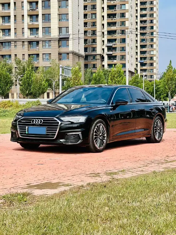 2020 Audi A6L 2.0T 252HP L4 7DCT PHEV 14.1KWH