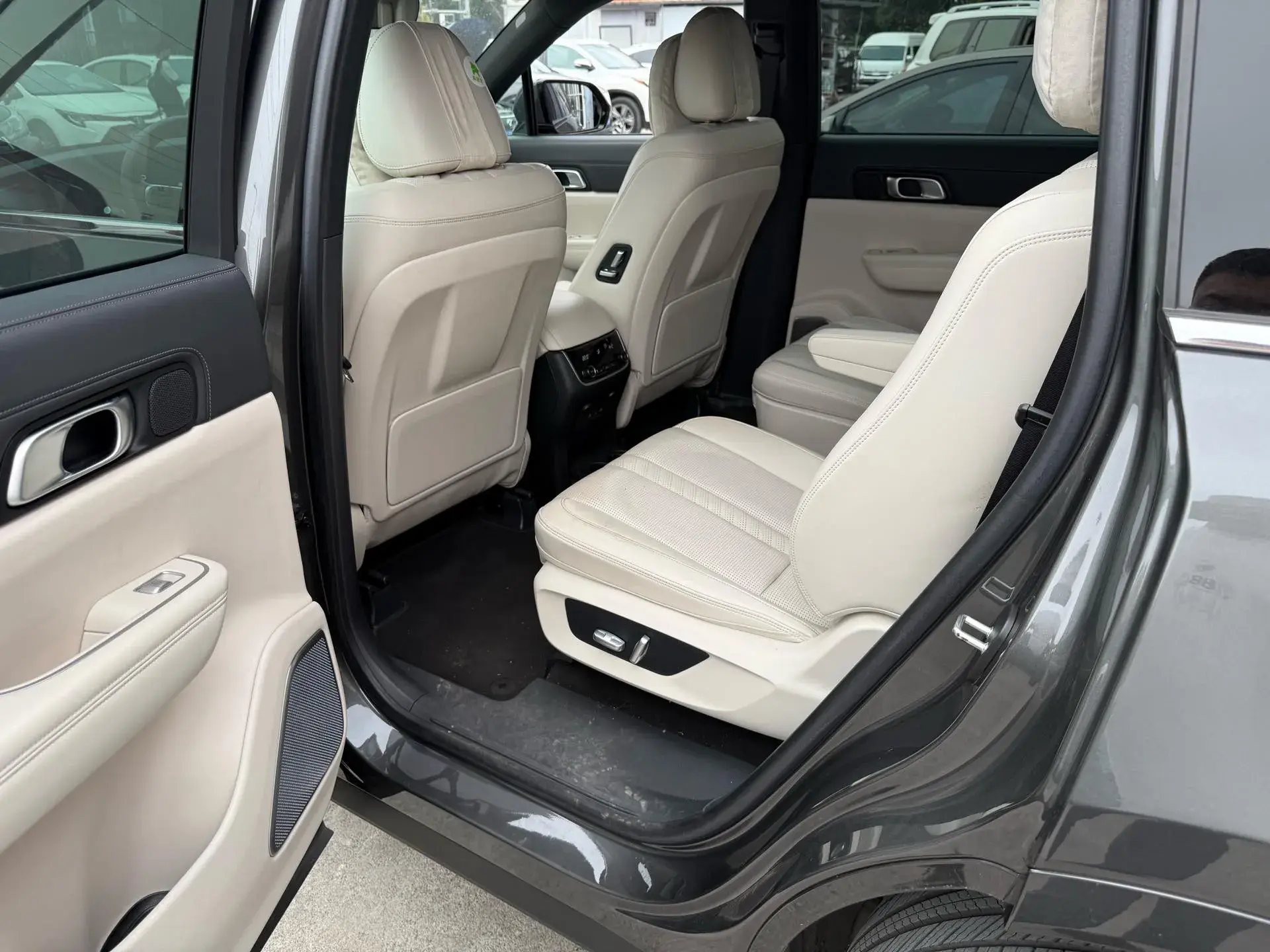 2020 LI ONE thumbnail 4