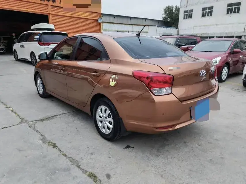 2017 HYUNDAI REINA thumbnail 4