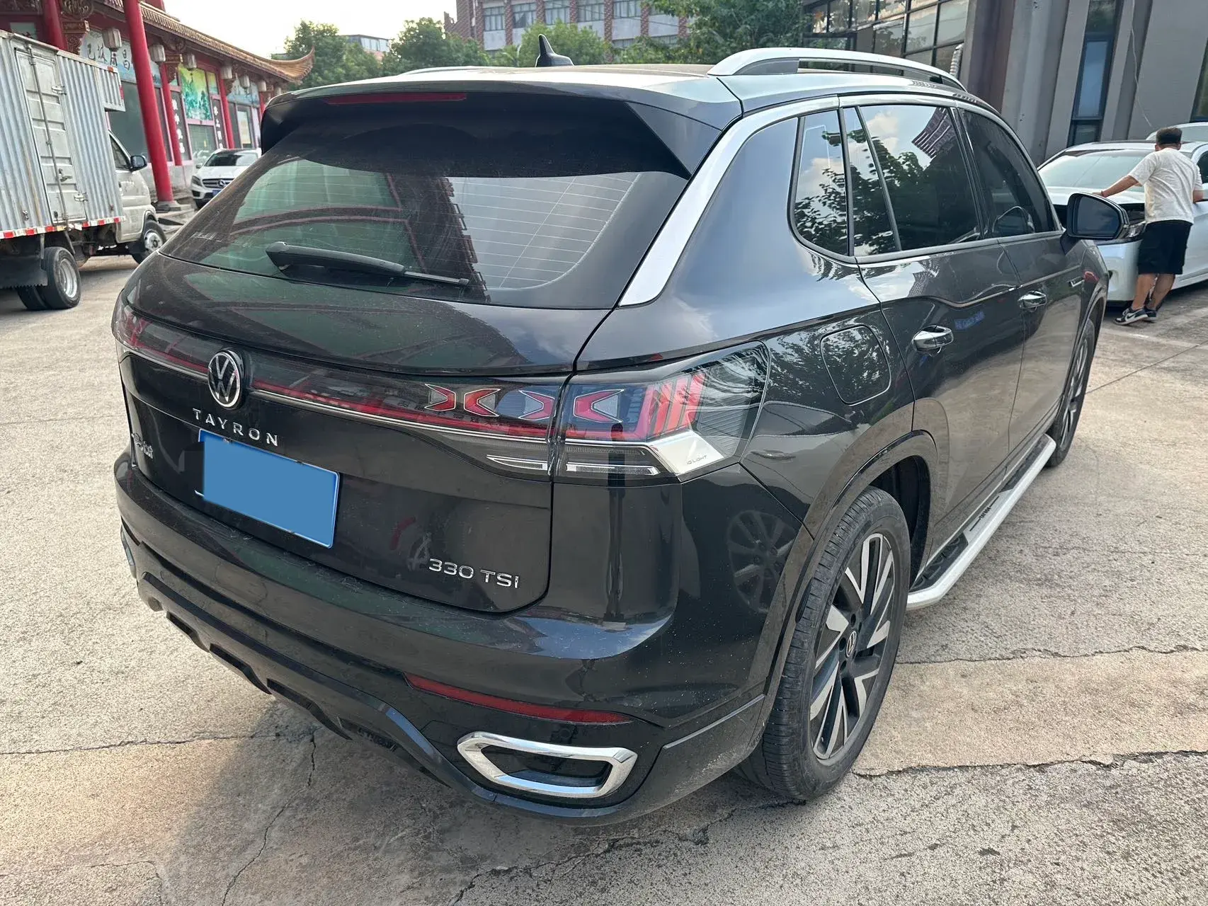 2024 VOLKSWAGEN TAYRON thumbnail 3