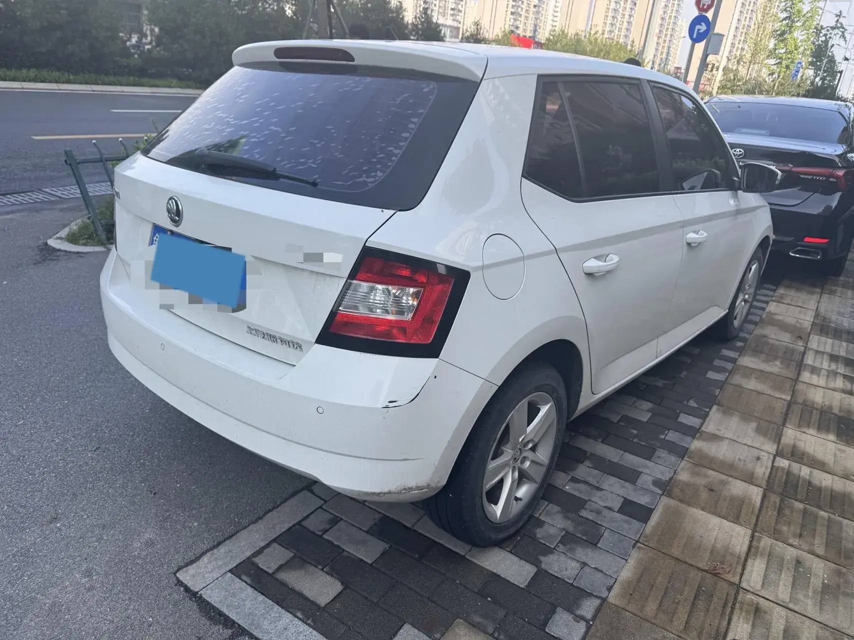 2017 SKODA FABIA thumbnail 3