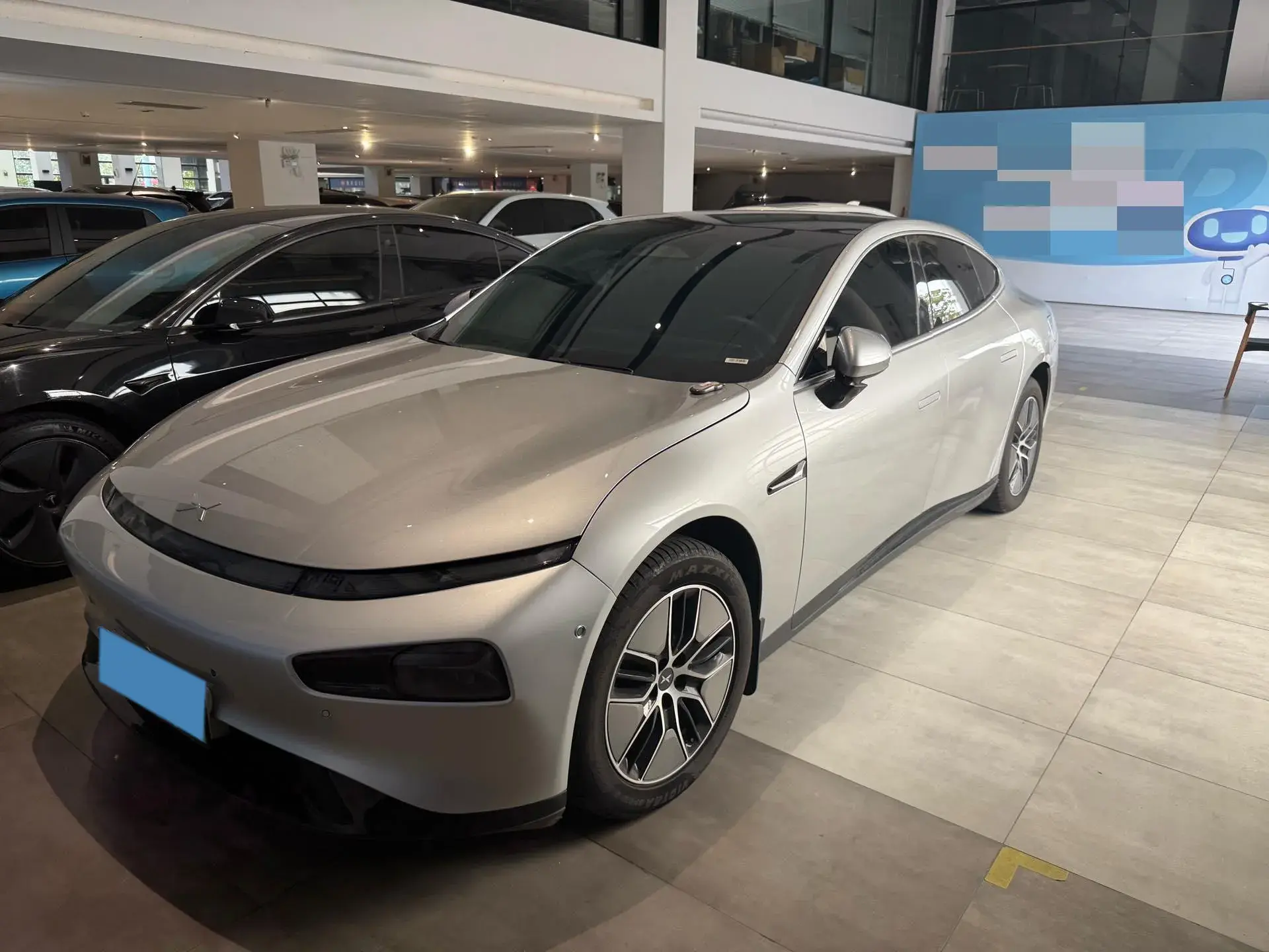 2023 XPENG P7 view 1