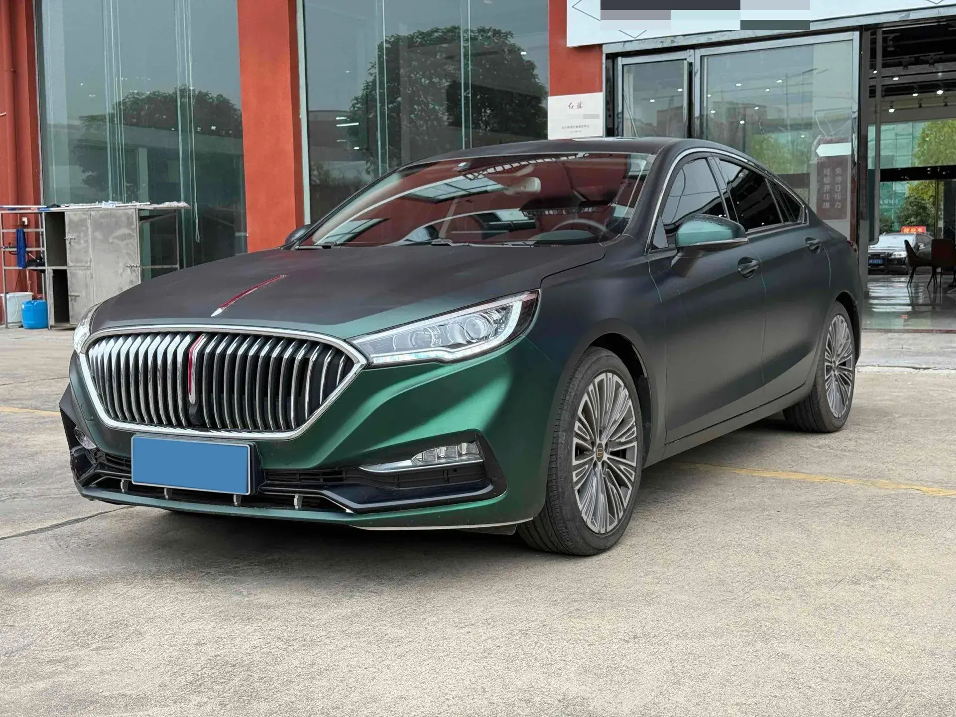 2022 HONGQI H5 view 1
