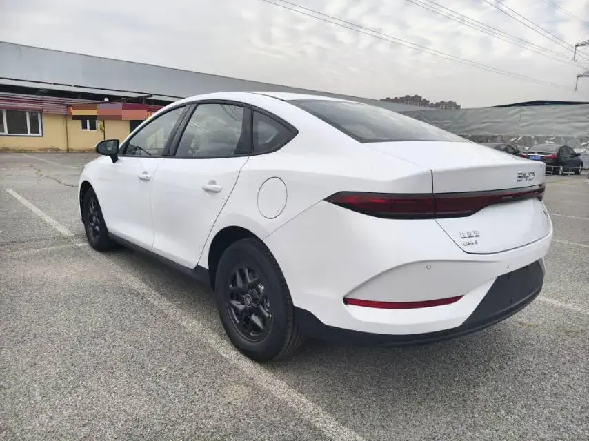 2025 BYD QIN thumbnail 4