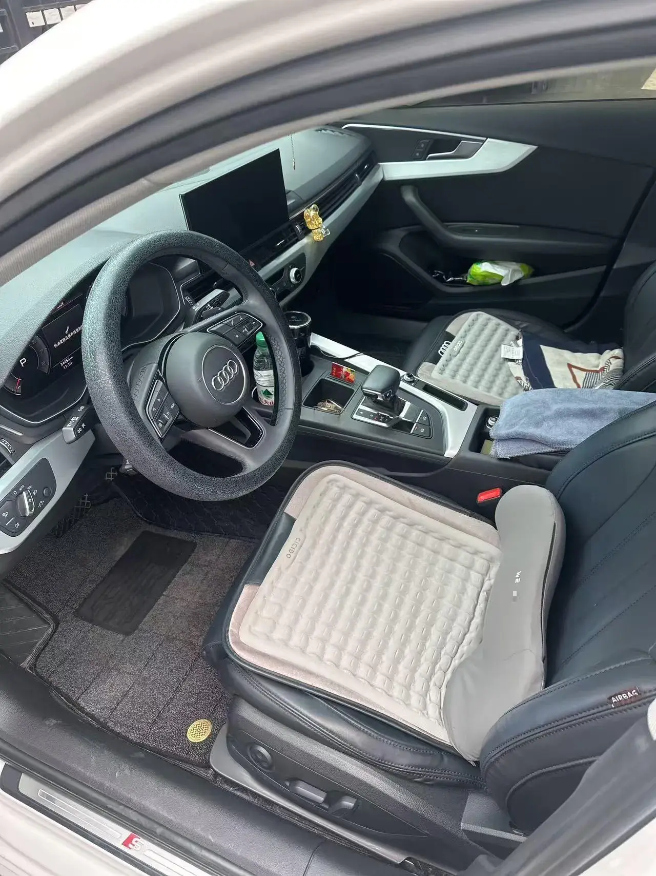 2023 AUDI A4L thumbnail 3