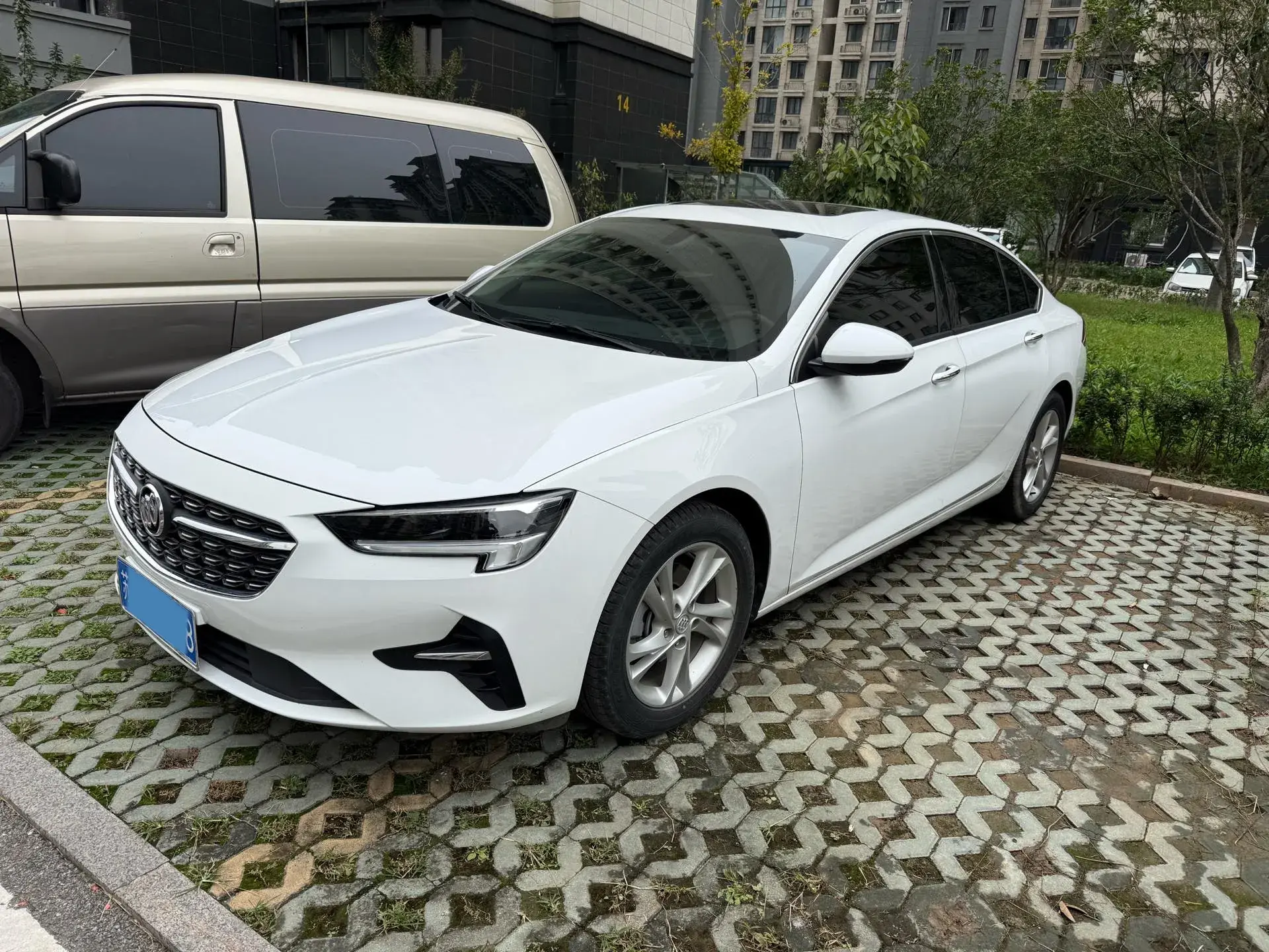 2020 BUICK REGAL view 1