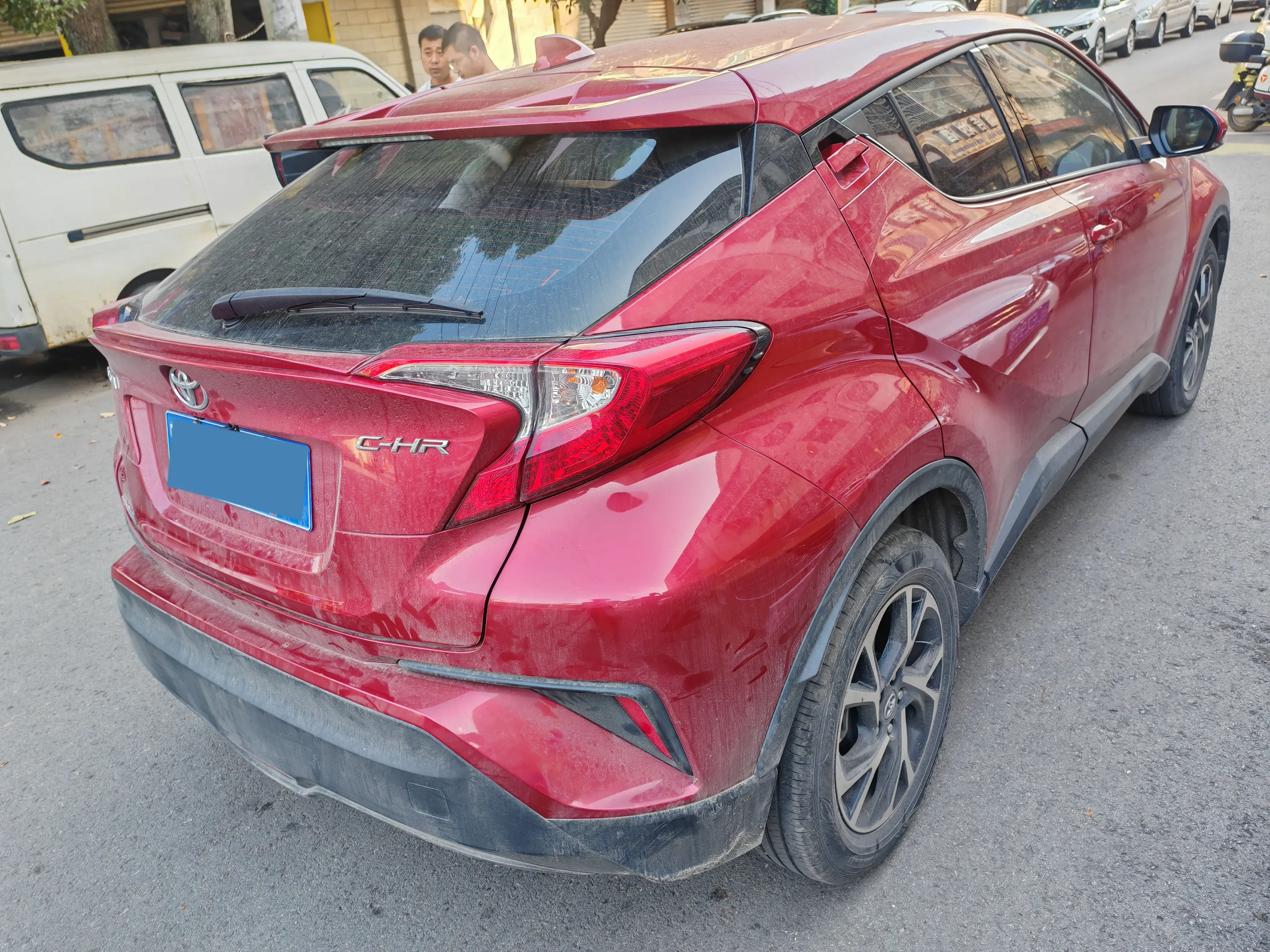 2020 TOYOTA C-HR thumbnail 3