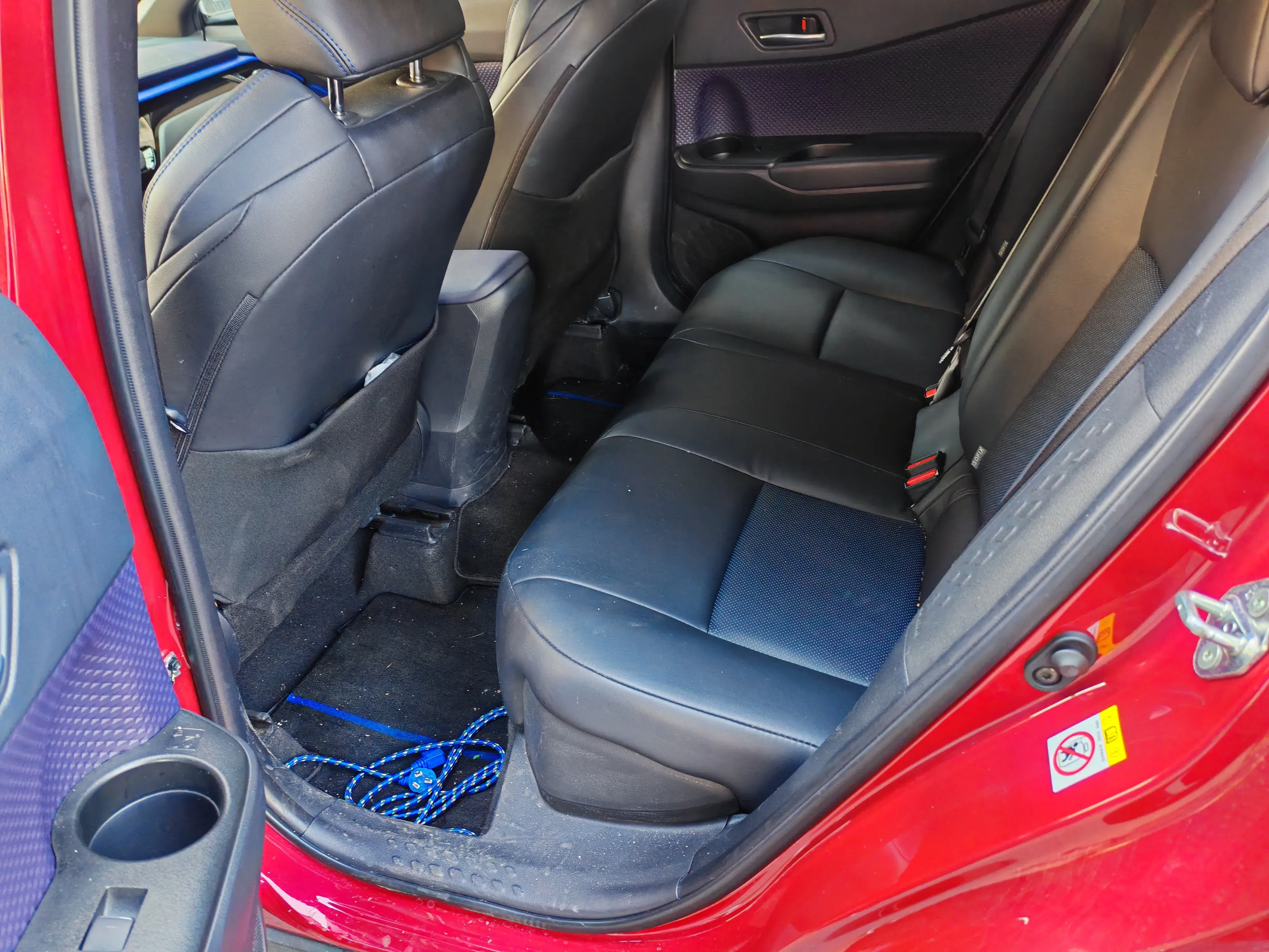 2020 TOYOTA C-HR thumbnail 4