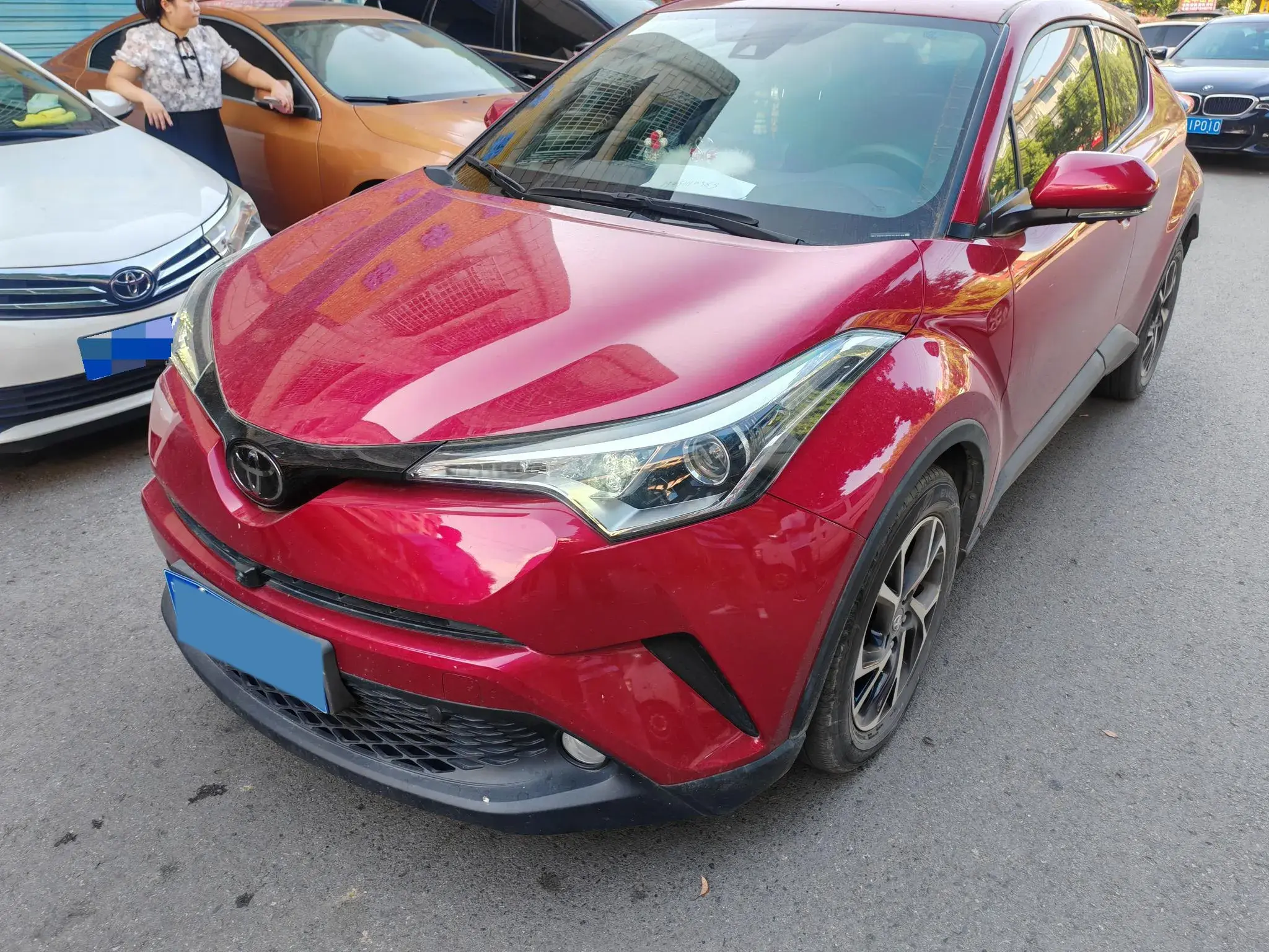 2020 TOYOTA C-HR view 1