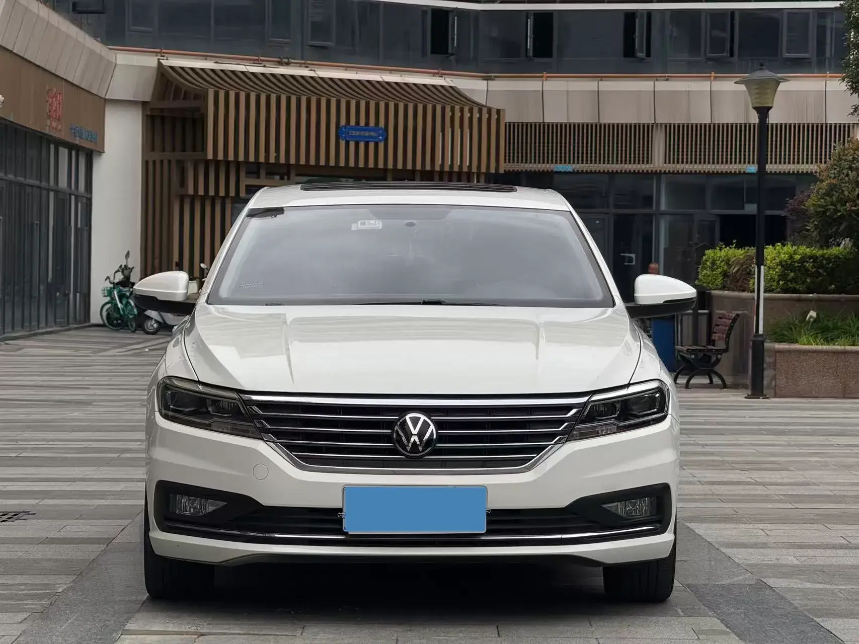 2021 VOLKSWAGEN LAVIDA thumbnail 2