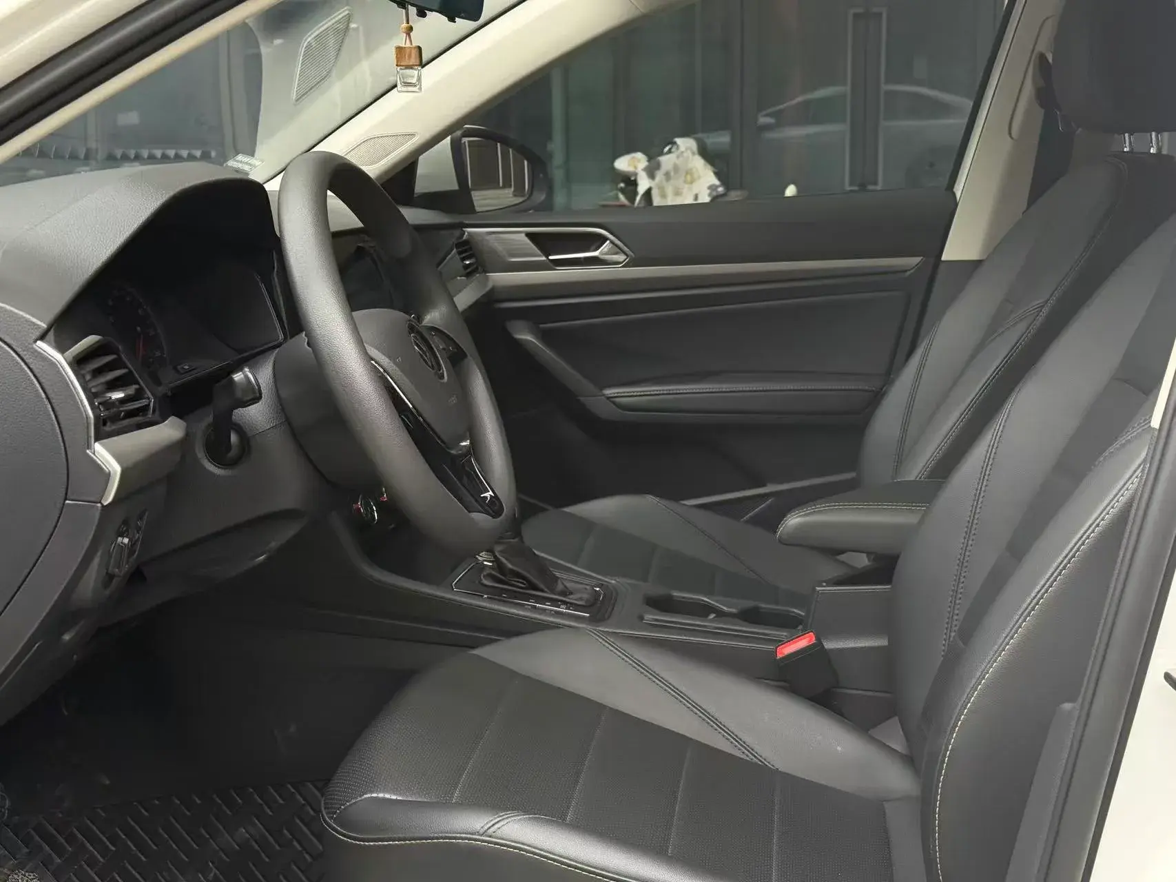 2021 VOLKSWAGEN LAVIDA thumbnail 4