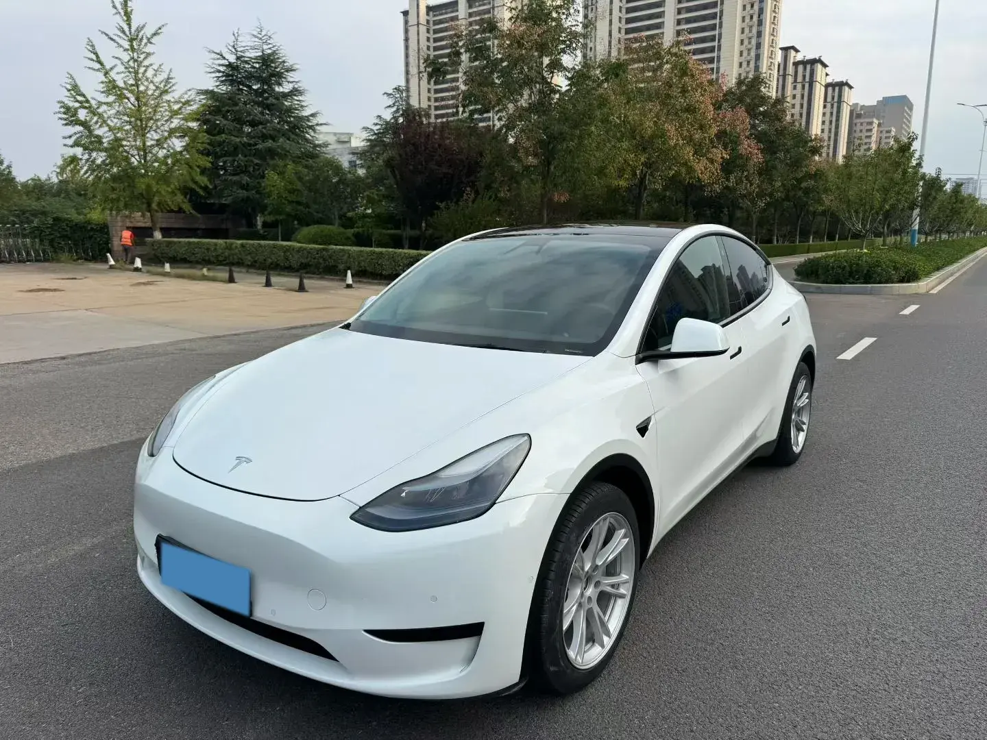 2022 TESLA MODEL view 1