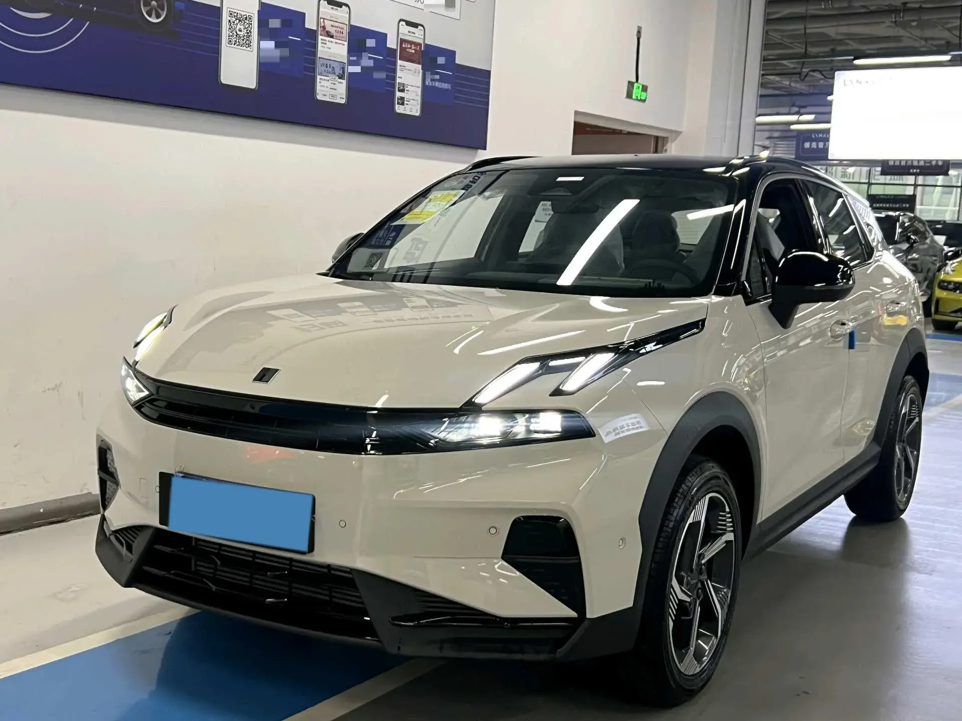 2025 LYNK&CO 06 view 1