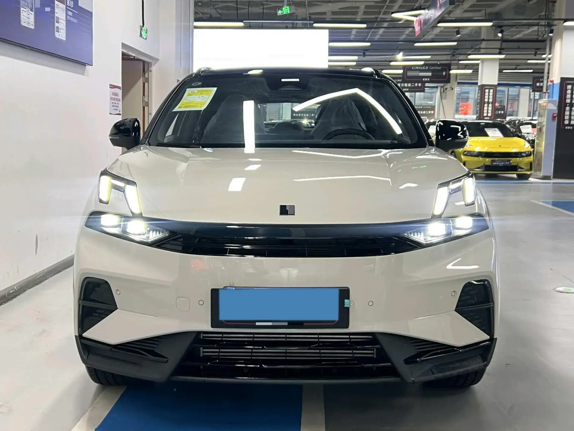 2025 LYNK&CO 06 thumbnail 2