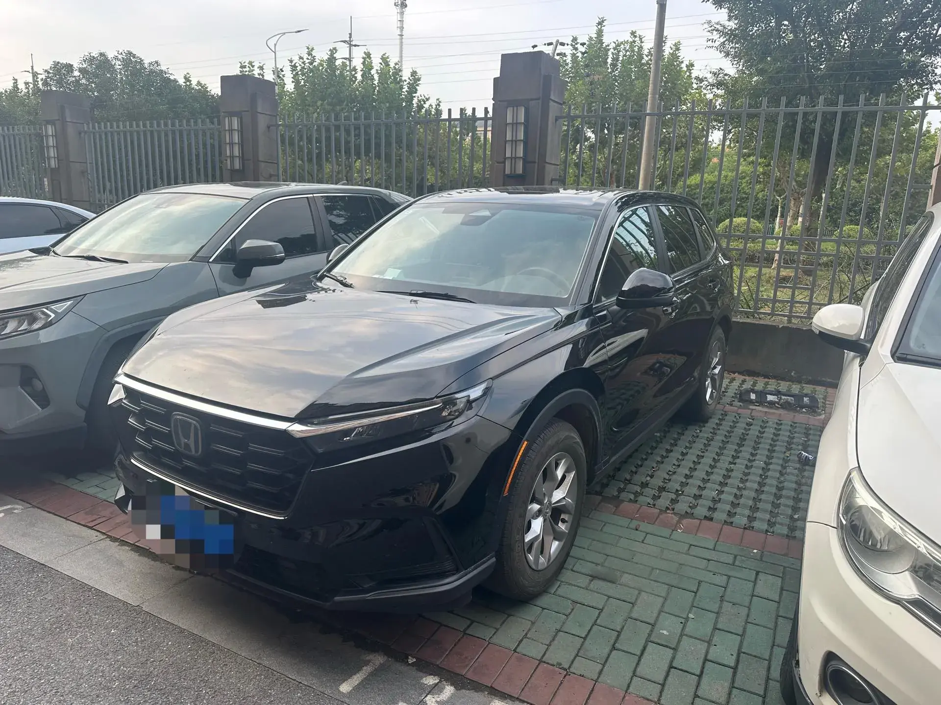 2023 HONDA CR-V view 1