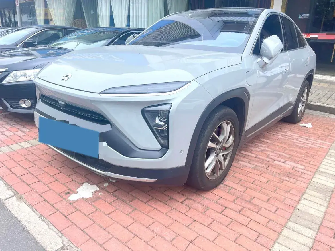 2020 NIO EC6 view 1