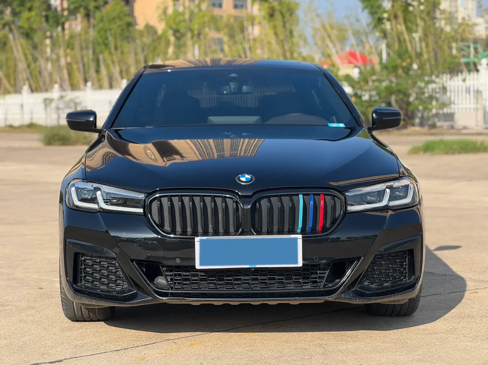 2021 BMW 5 thumbnail 2