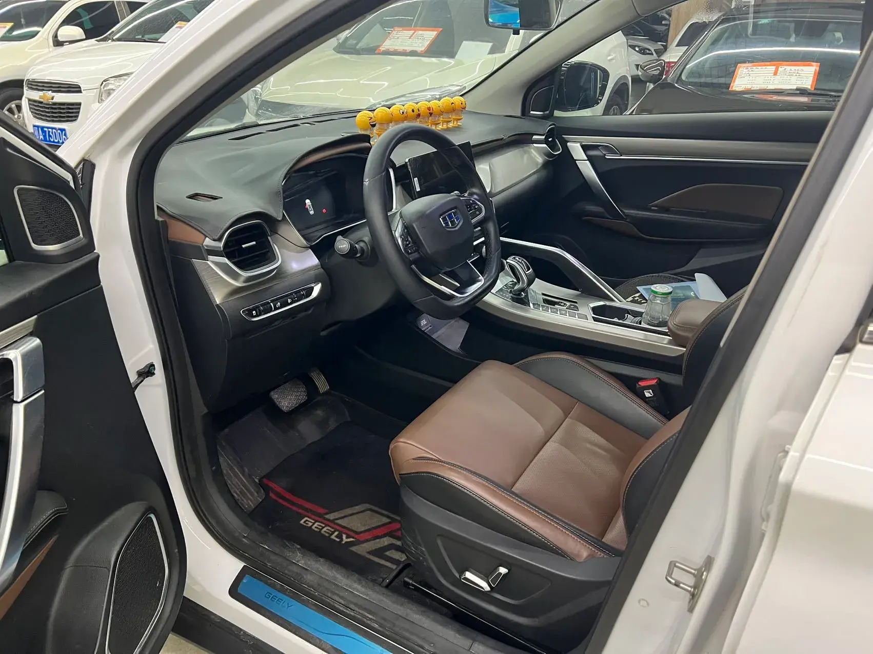 2019 GEELY COOLRAY thumbnail 4