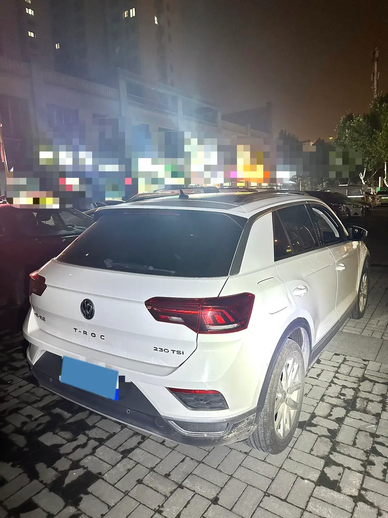 2020 VOLKSWAGEN T-ROC thumbnail 3