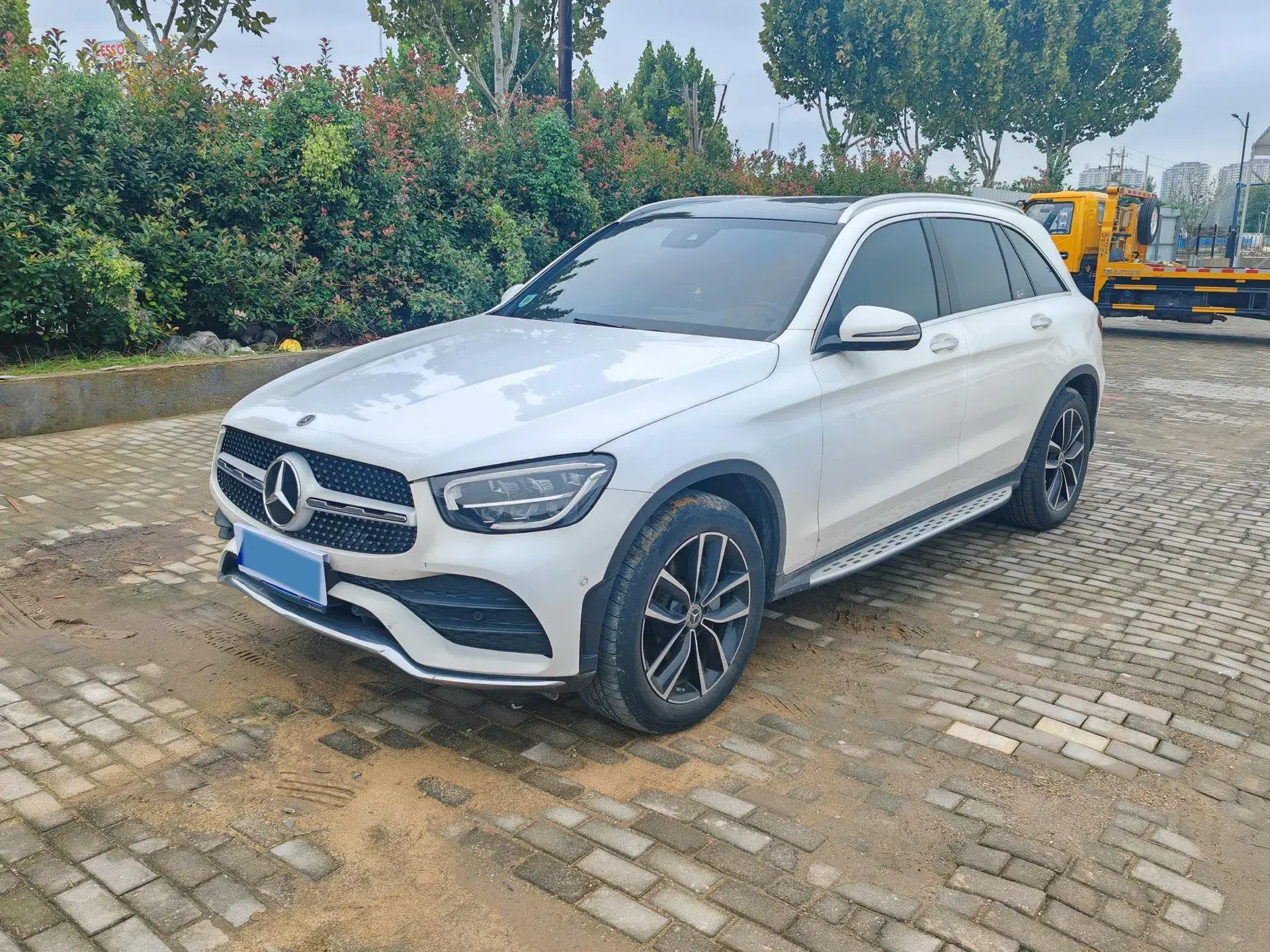 2021 MERCEDES-BENZ GLC view 1