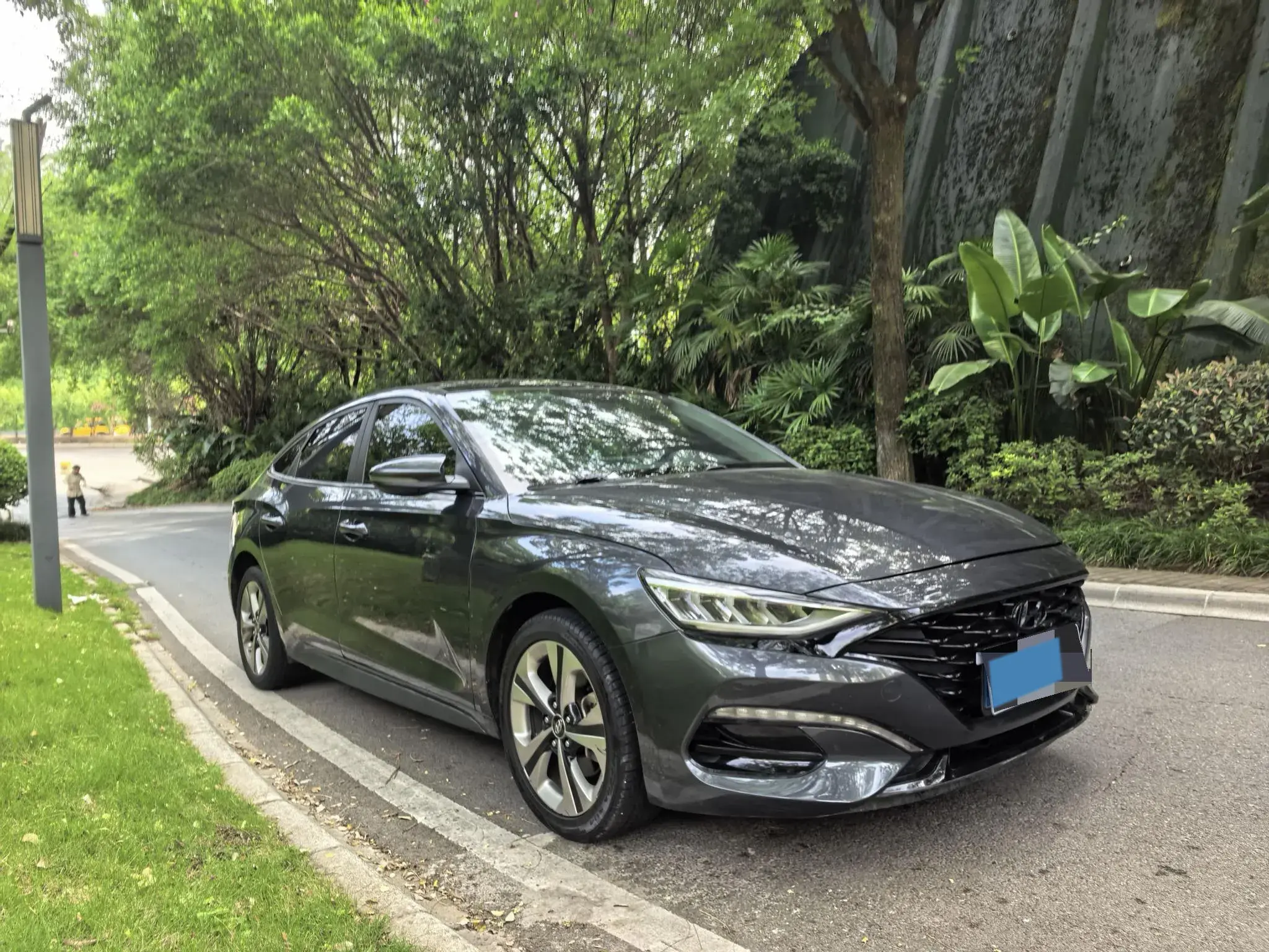 2019 HYUNDAI LA thumbnail 3