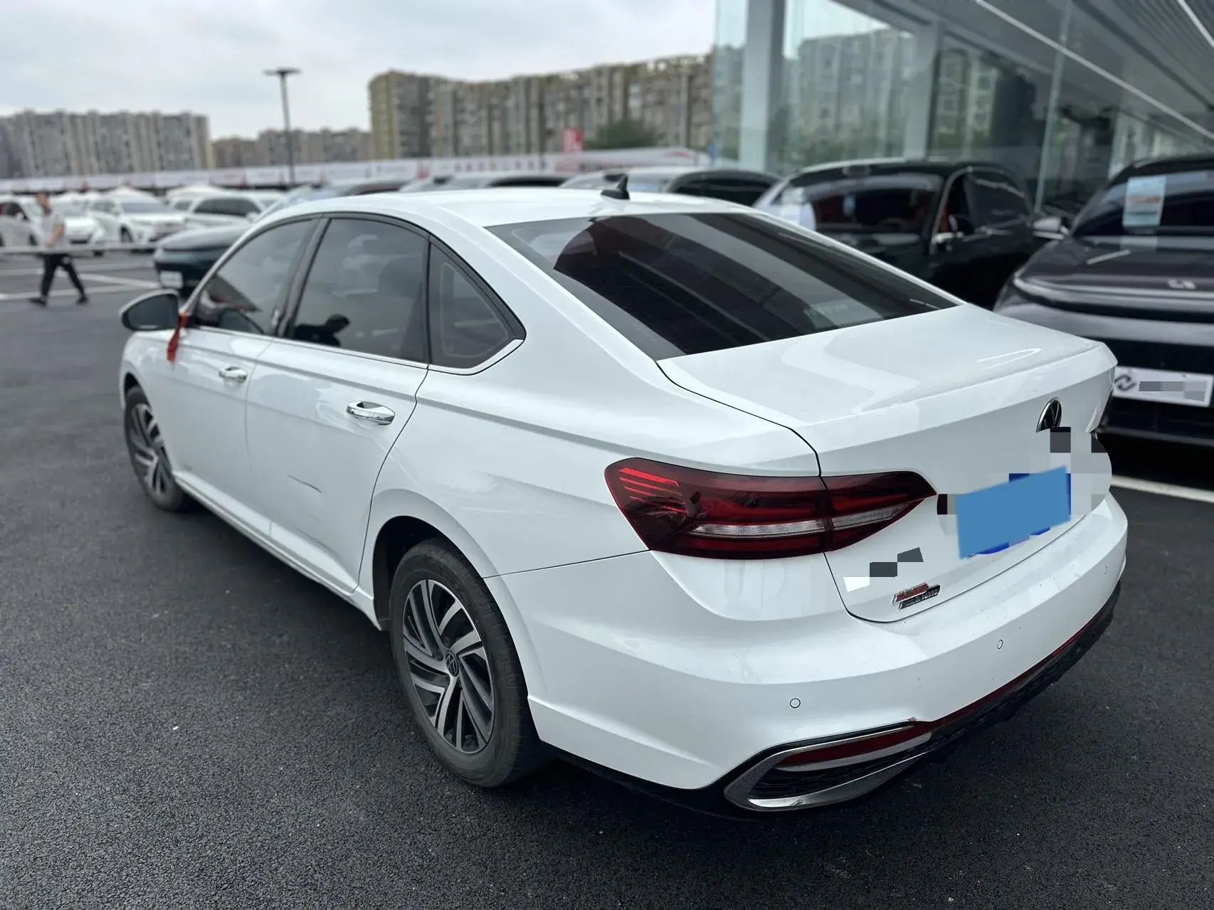 2023 VOLKSWAGEN LAVIDA thumbnail 4