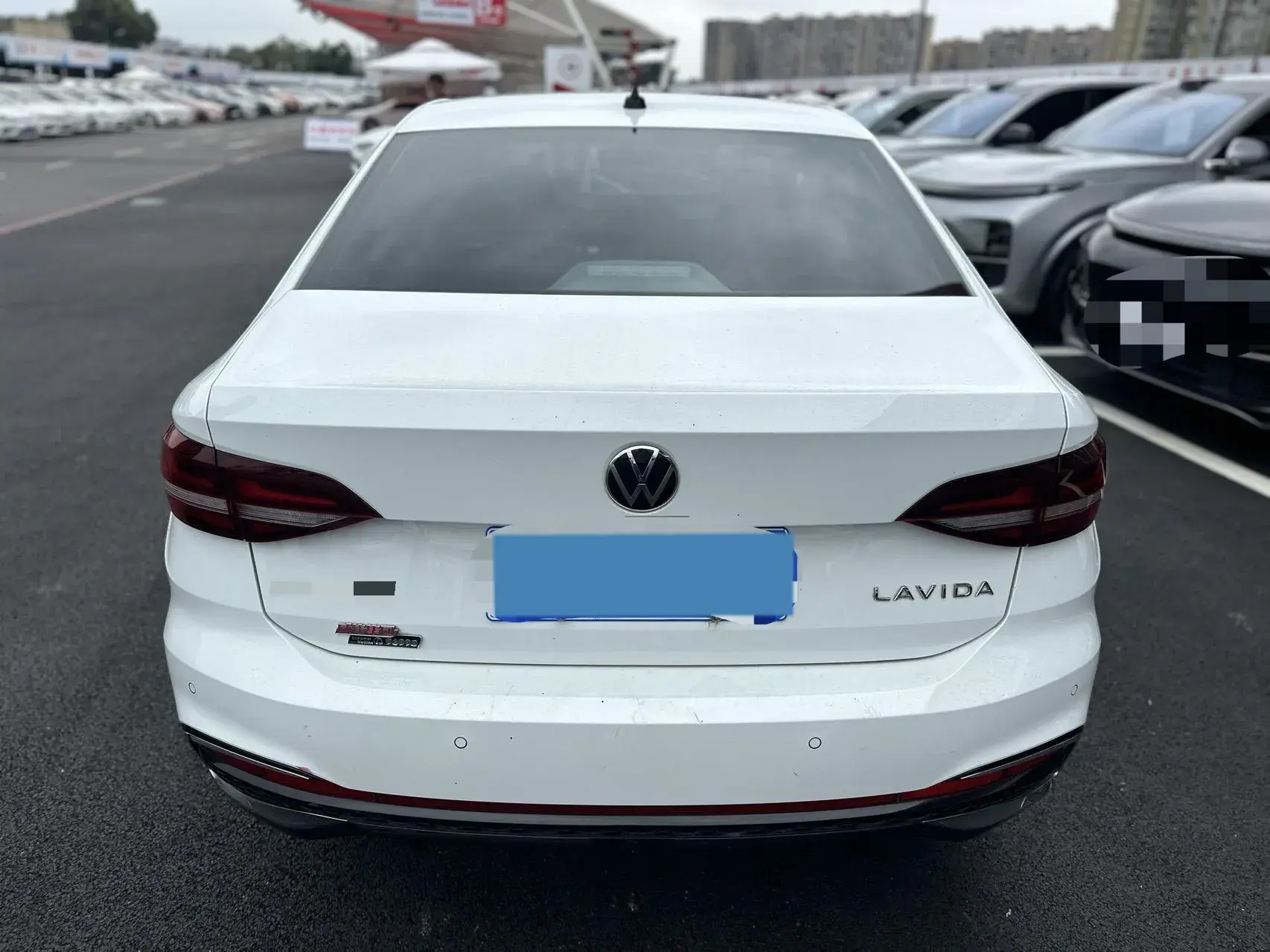 2023 VOLKSWAGEN LAVIDA thumbnail 3