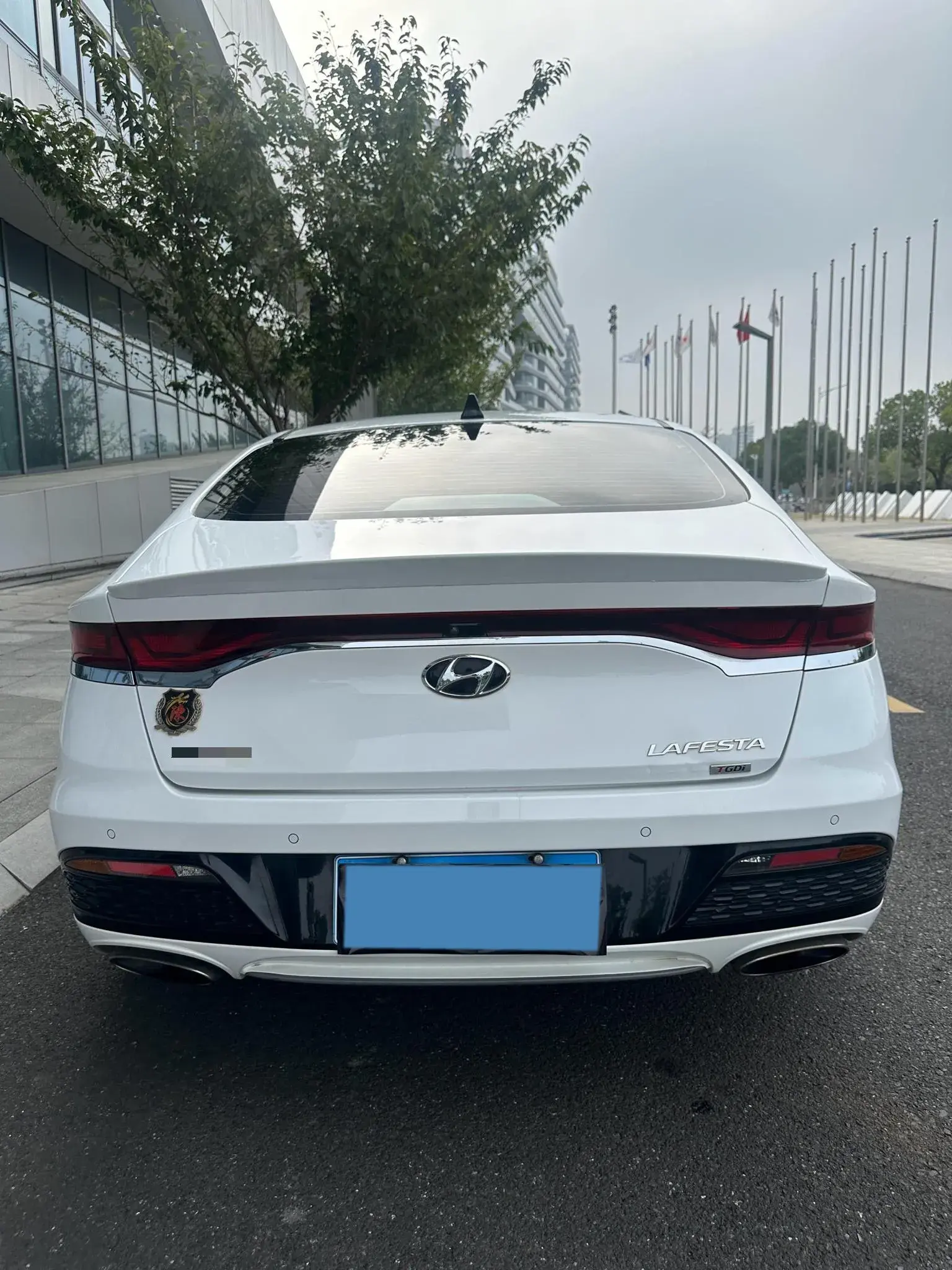 2019 HYUNDAI LA thumbnail 4