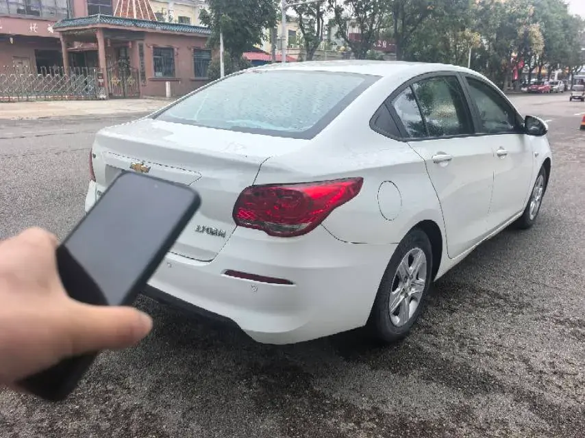 2019 CHEVROLET CAVALIER thumbnail 4