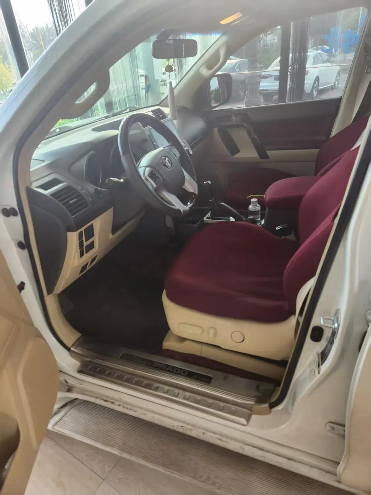 2017 TOYOTA COROLLA thumbnail 4