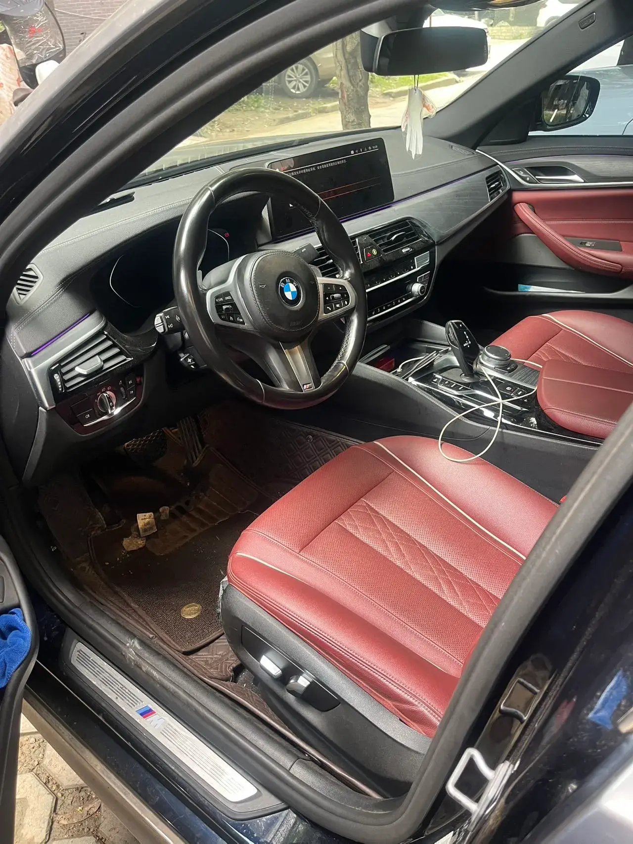 2022 BMW 5 thumbnail 4