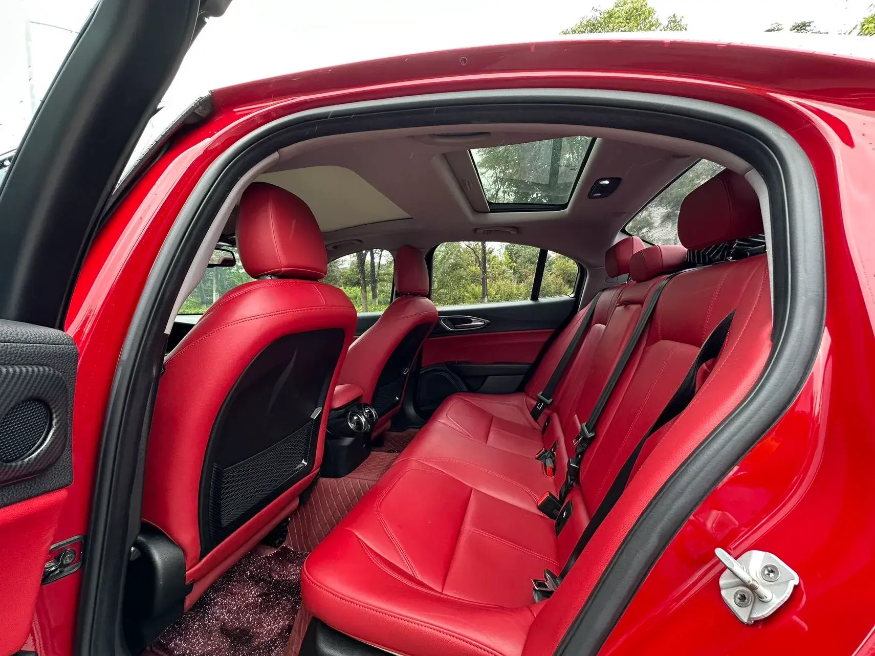 2017 ALFA ROMEO thumbnail 4