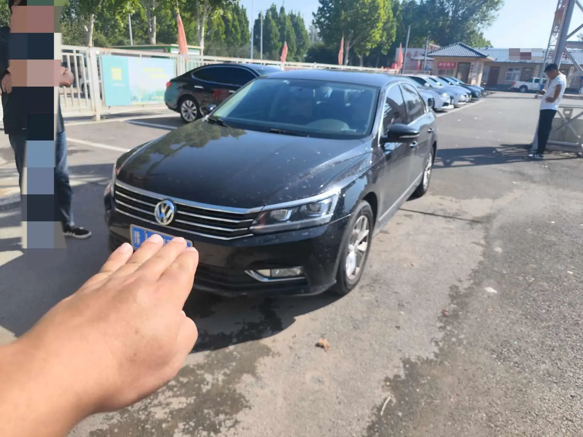 2017 VOLKSWAGEN PASSAT view 1