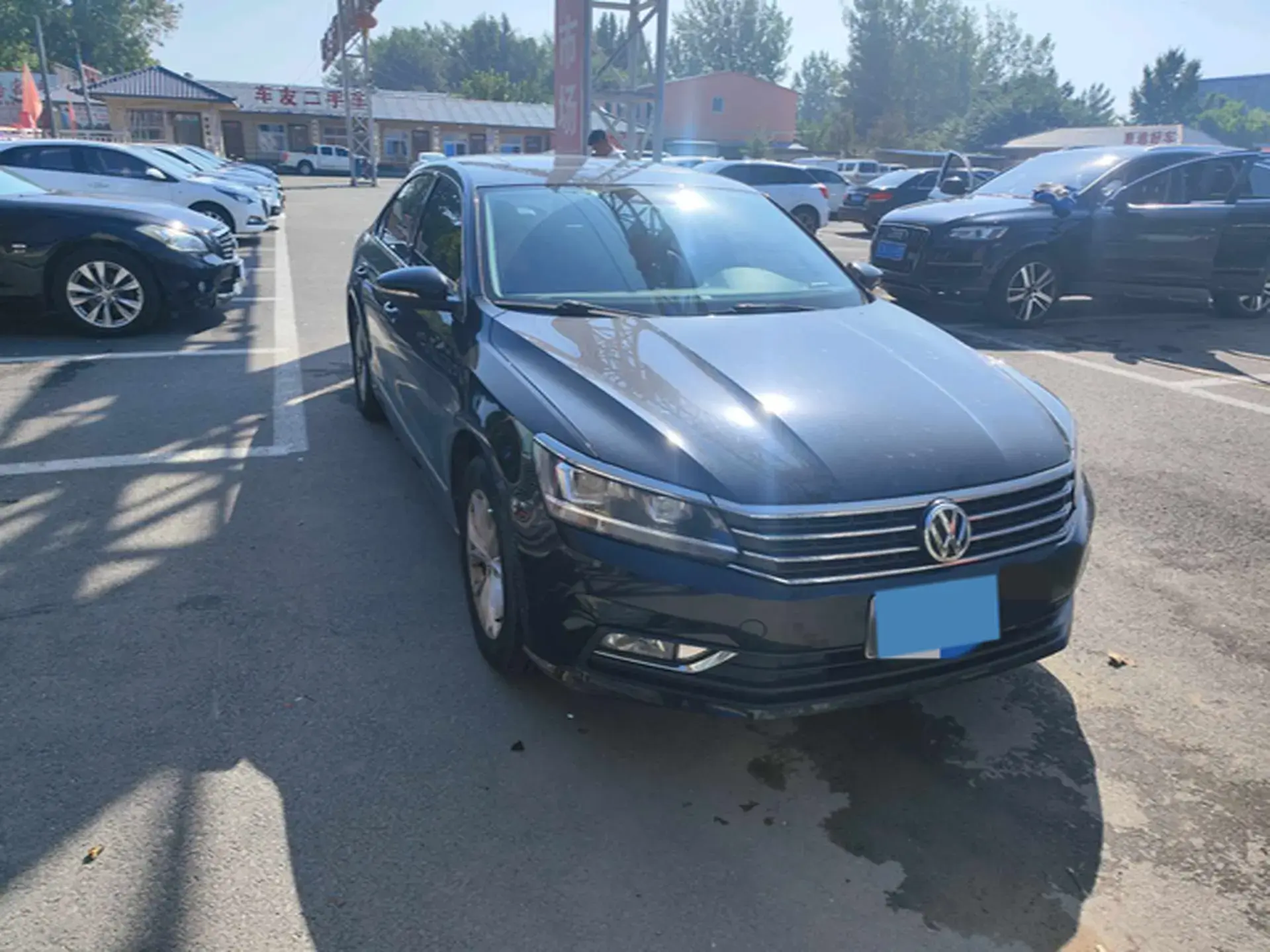 2017 VOLKSWAGEN PASSAT thumbnail 3
