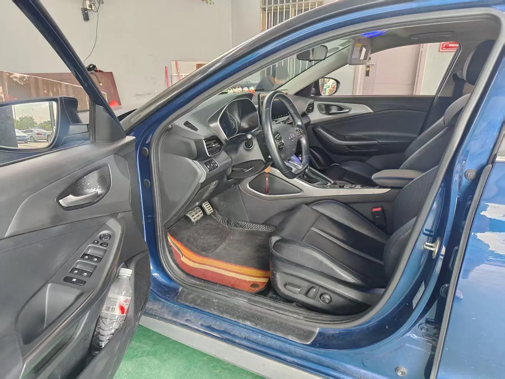 2019 HYUNDAI LA thumbnail 4