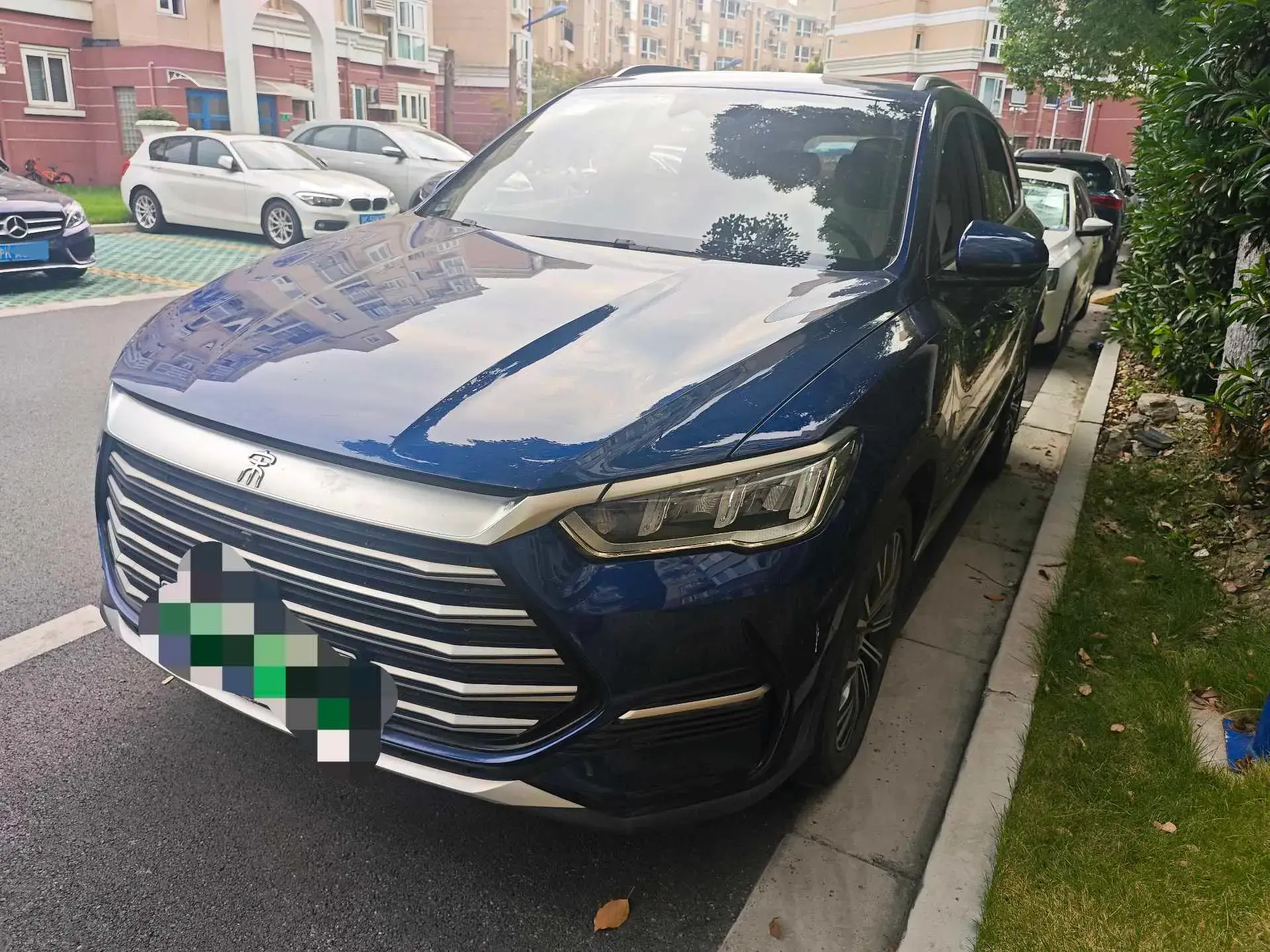 2022 BYD SONG view 1