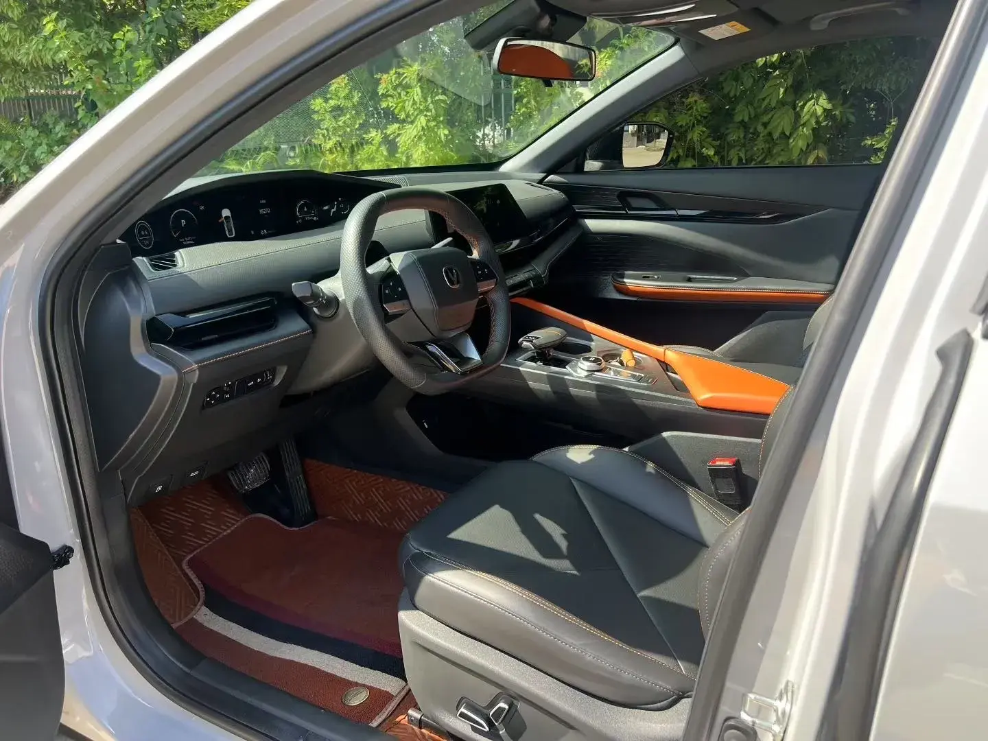 2022 CHANGAN UNI-V thumbnail 2