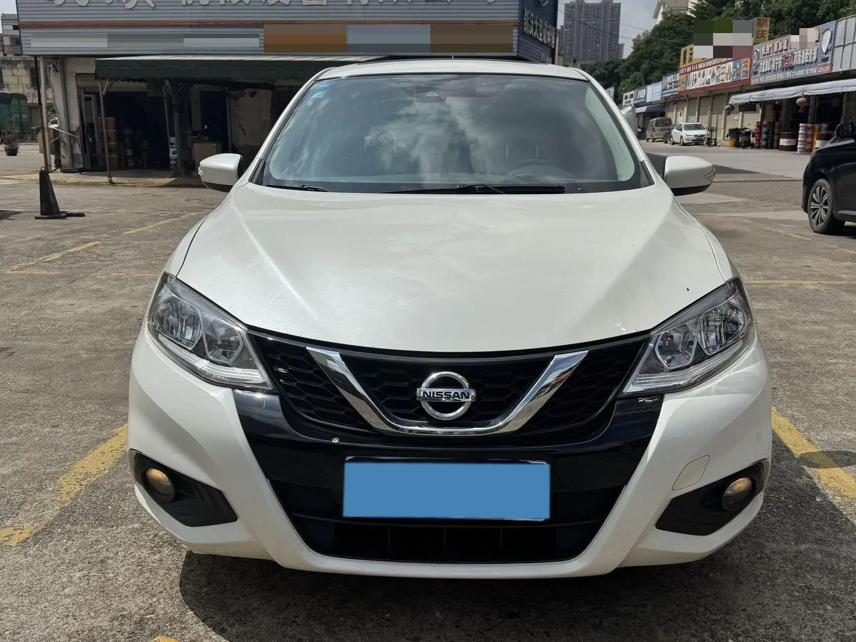 2019 NISSAN TIIDA thumbnail 2