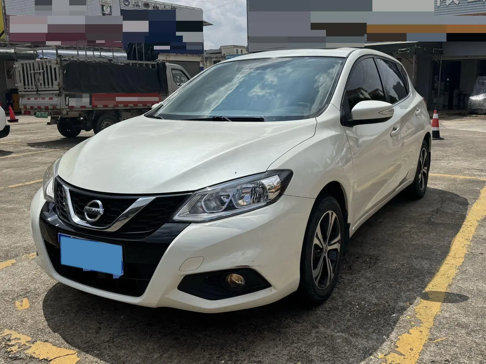 2019 NISSAN TIIDA view 1