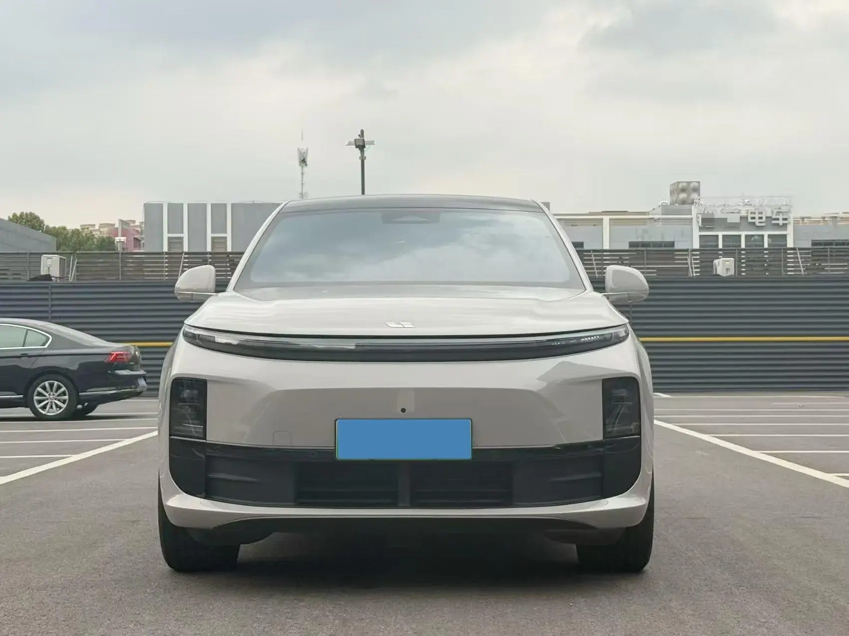 2024 LI L6 thumbnail 2