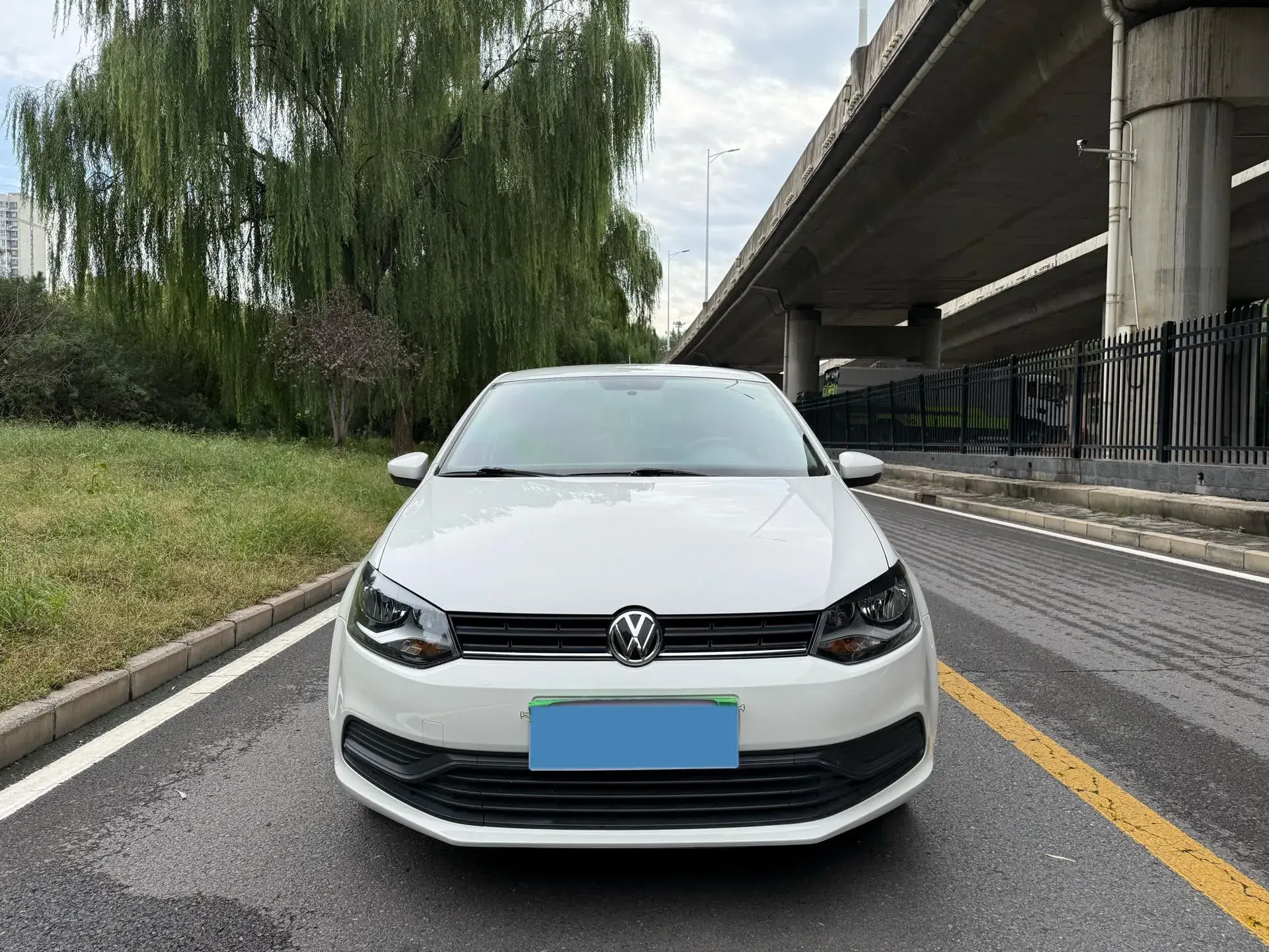 2016 VOLKSWAGEN POLO thumbnail 2