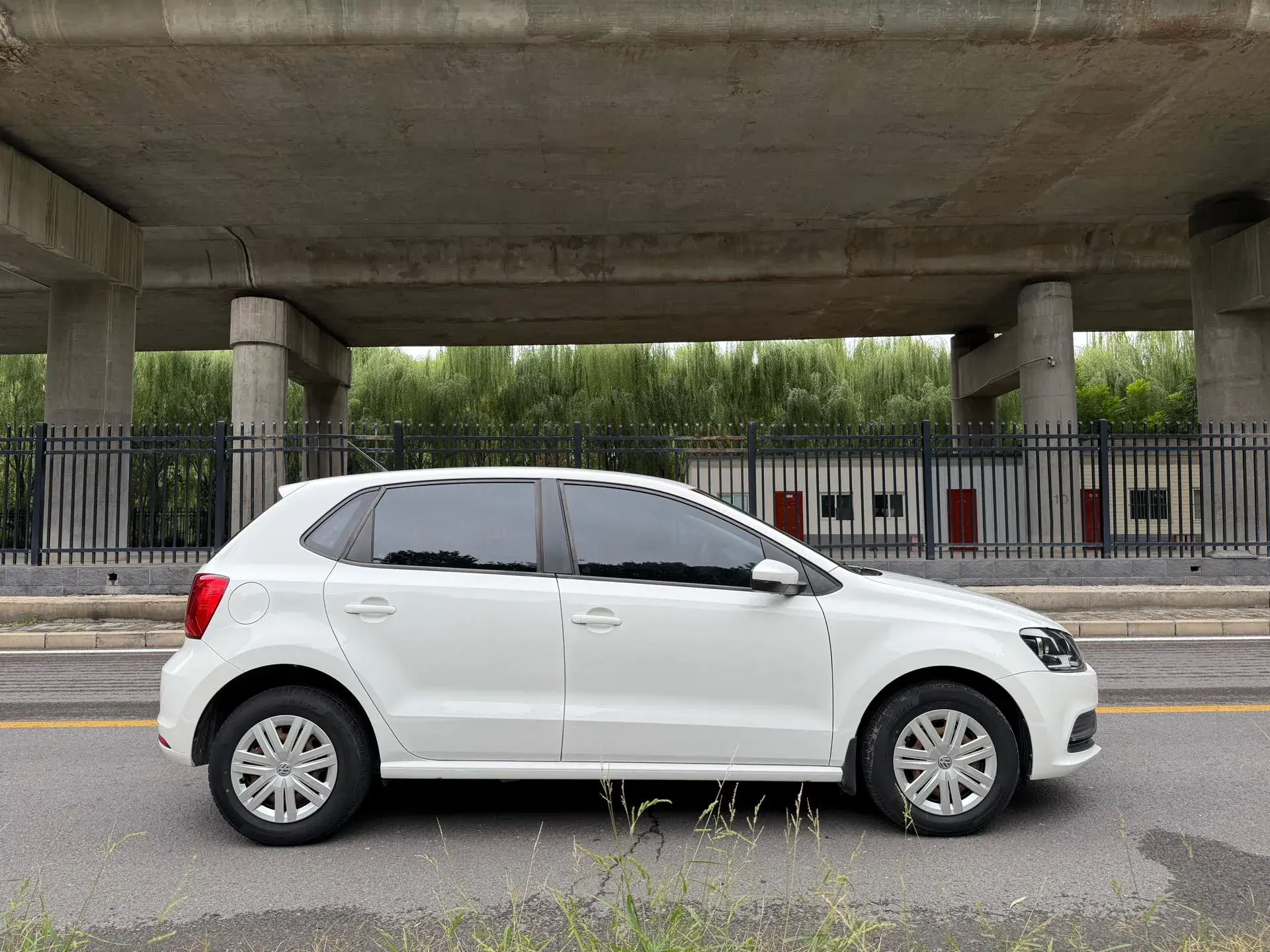 2016 VOLKSWAGEN POLO thumbnail 4