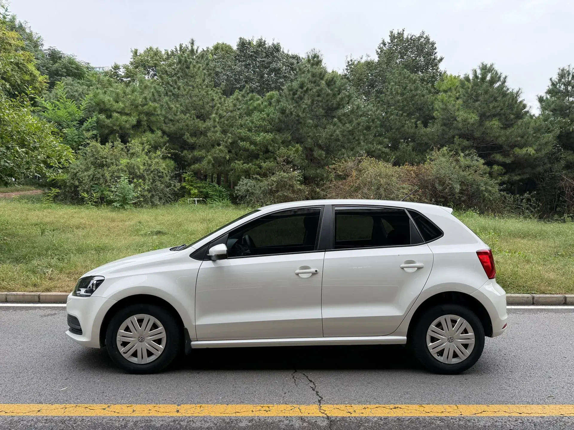 2016 VOLKSWAGEN POLO thumbnail 3