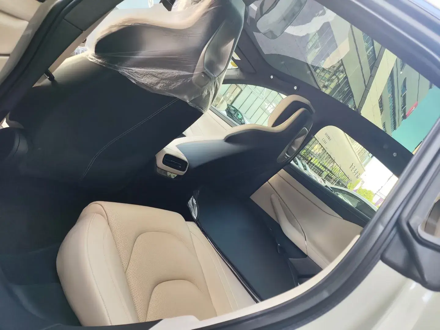 2024 MI SU7 thumbnail 2