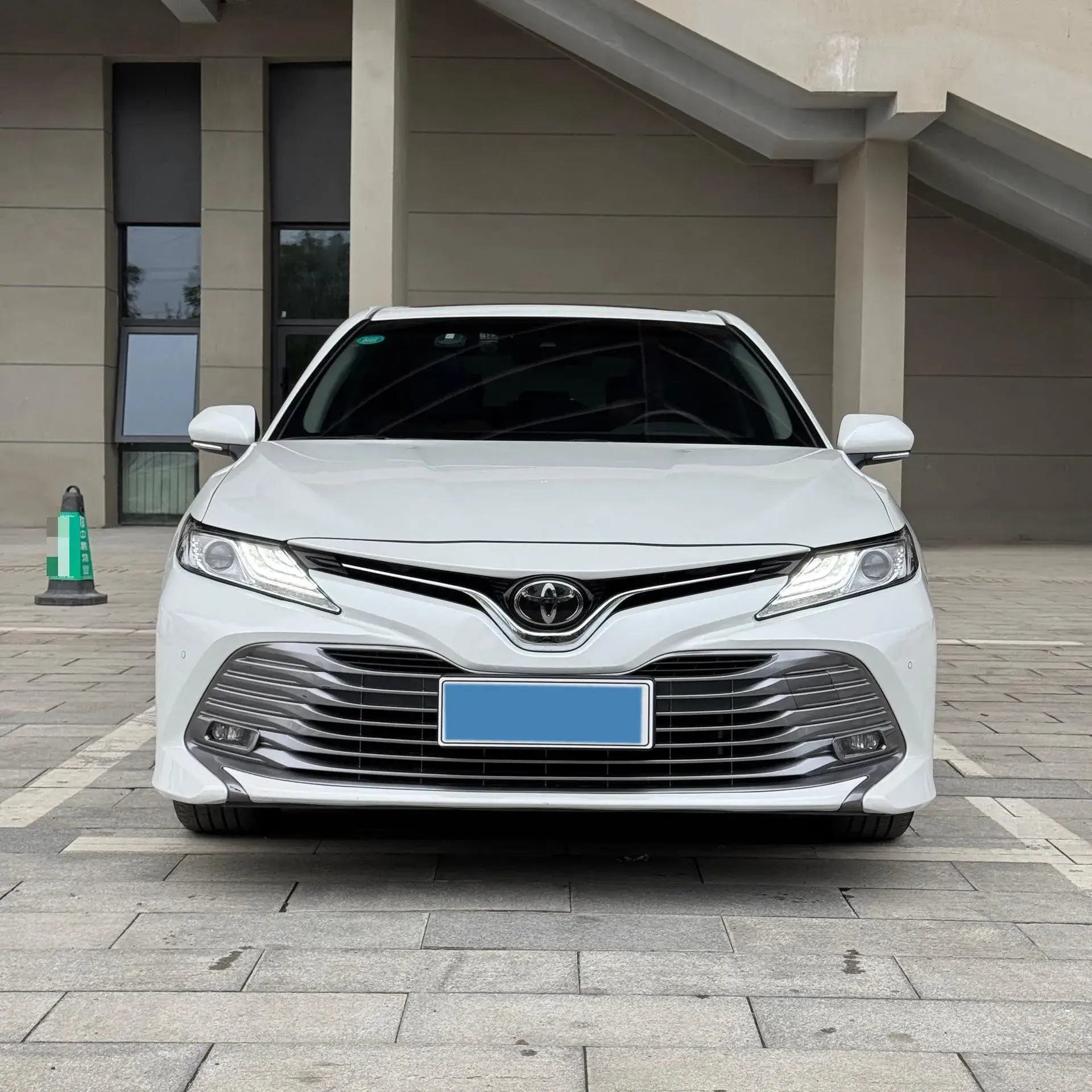 2019 TOYOTA CAMRY thumbnail 2