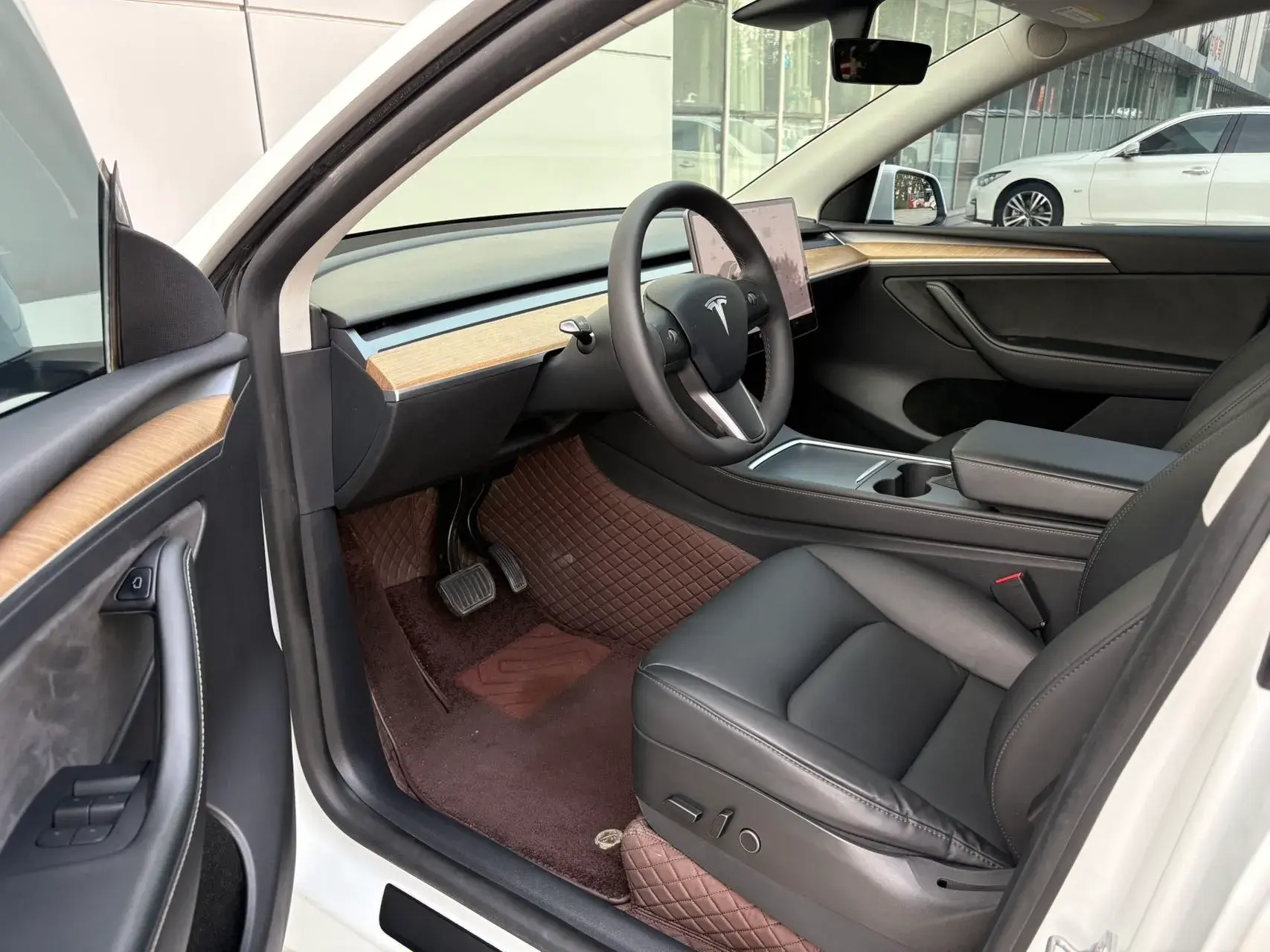 2021 TESLA MODEL thumbnail 4