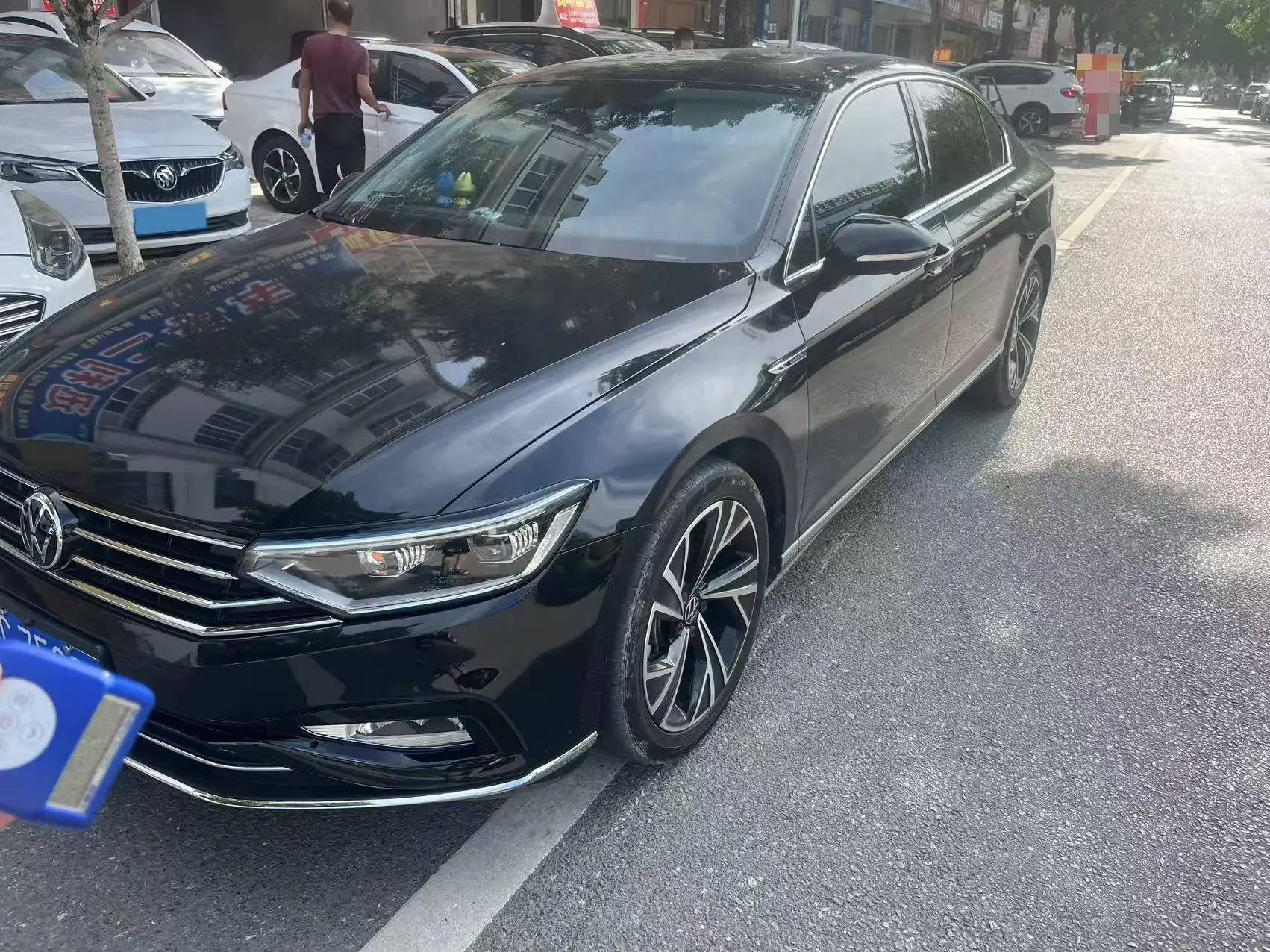 2020 VOLKSWAGEN MAGOTAN view 1