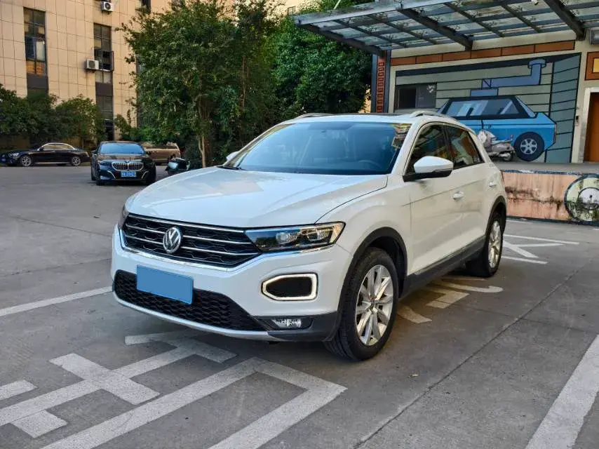 2021 VOLKSWAGEN T-ROC view 1