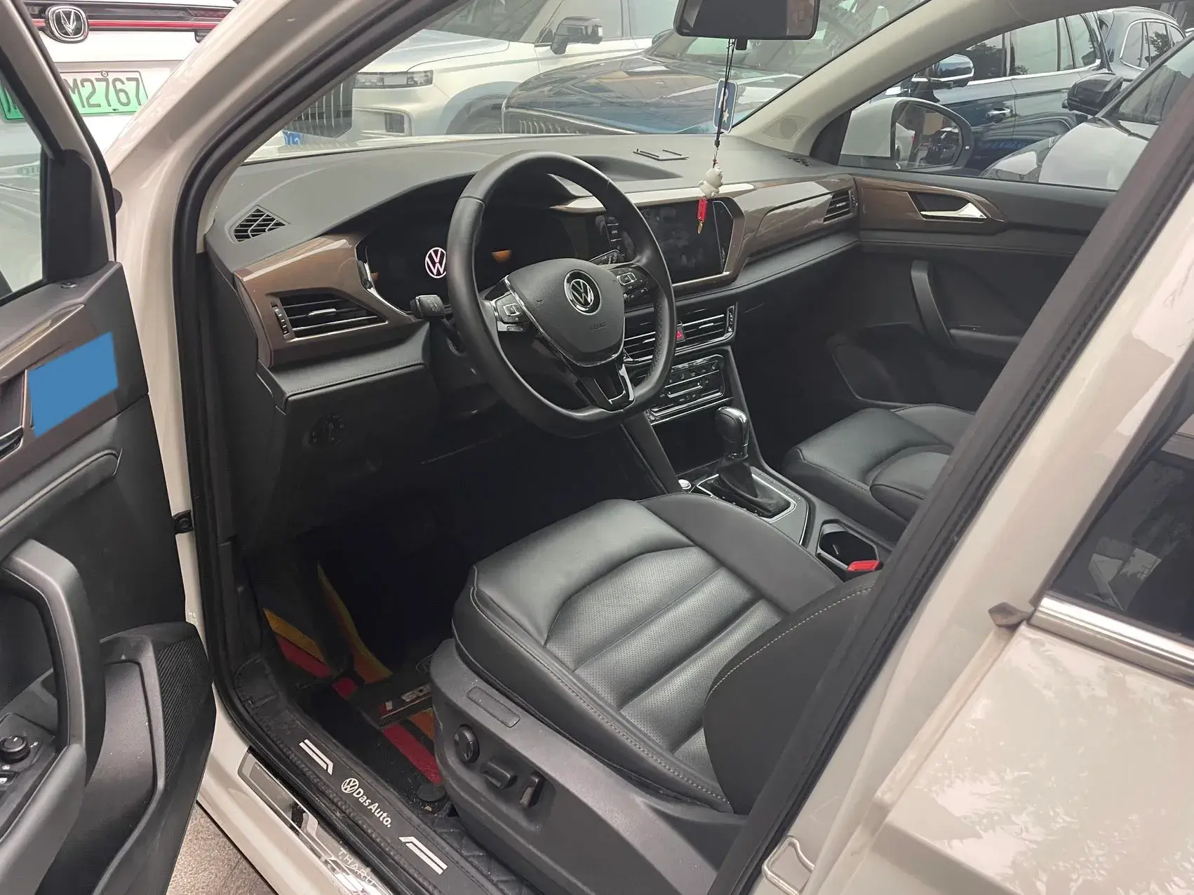 2022 VOLKSWAGEN THARU thumbnail 3