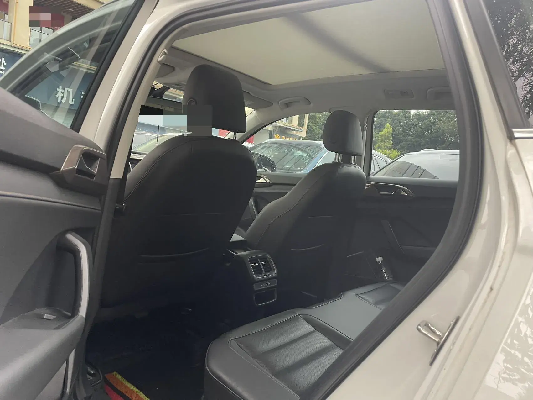 2022 VOLKSWAGEN THARU thumbnail 4